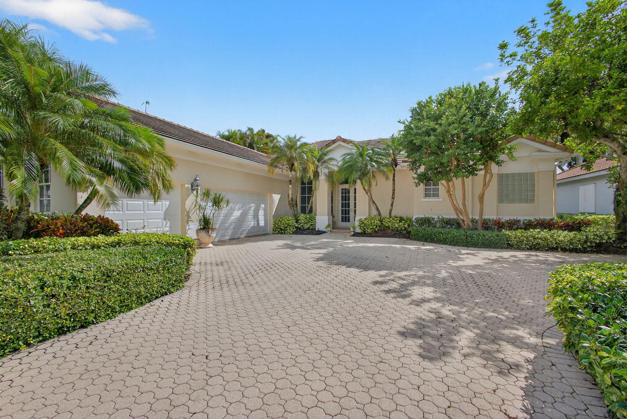 8784 Lakes Boulevard, West Palm Beach, FL 33412 — photo 2 of 89