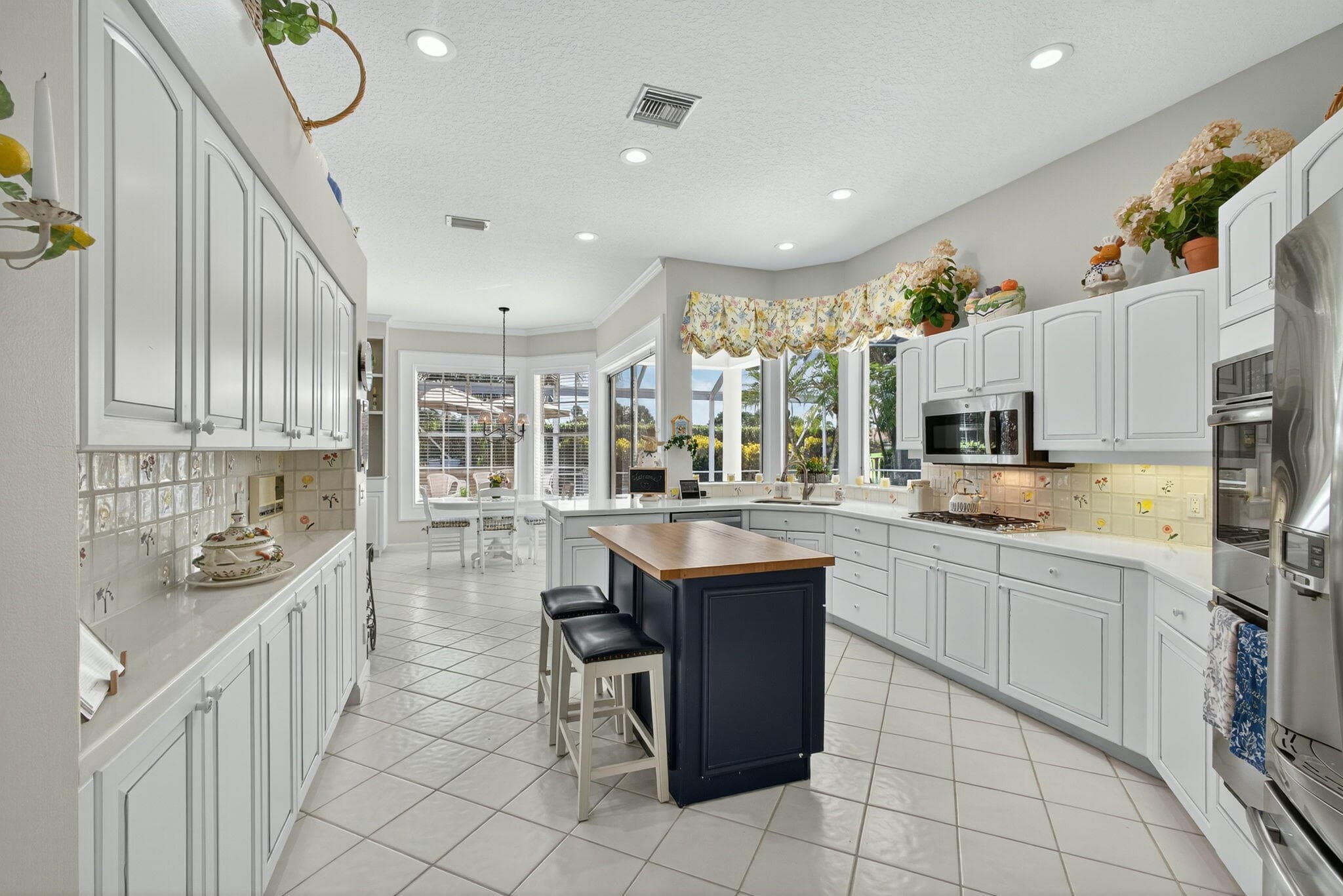 8784 Lakes Boulevard, West Palm Beach, FL 33412 — photo 15 of 89