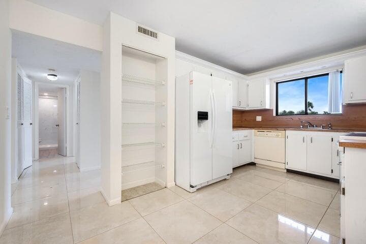 7770 Tahiti Lane 405, Lake Worth, FL 33467 — photo 4 of 20