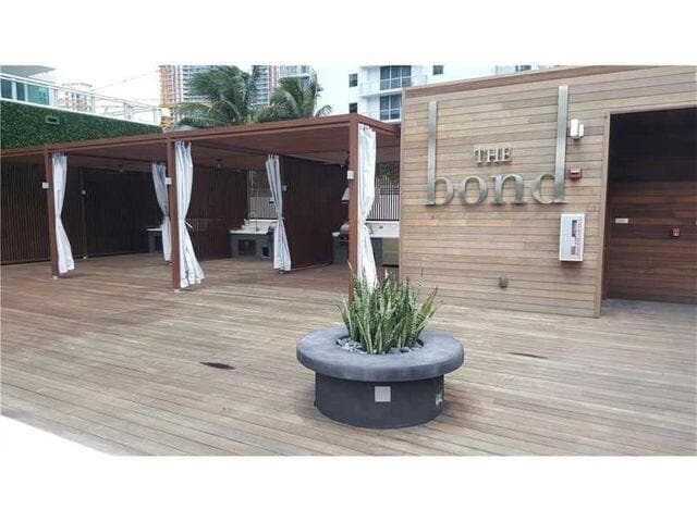 1080 Brickell Avenue 3305, Miami, FL 33131 — photo 16 of 30