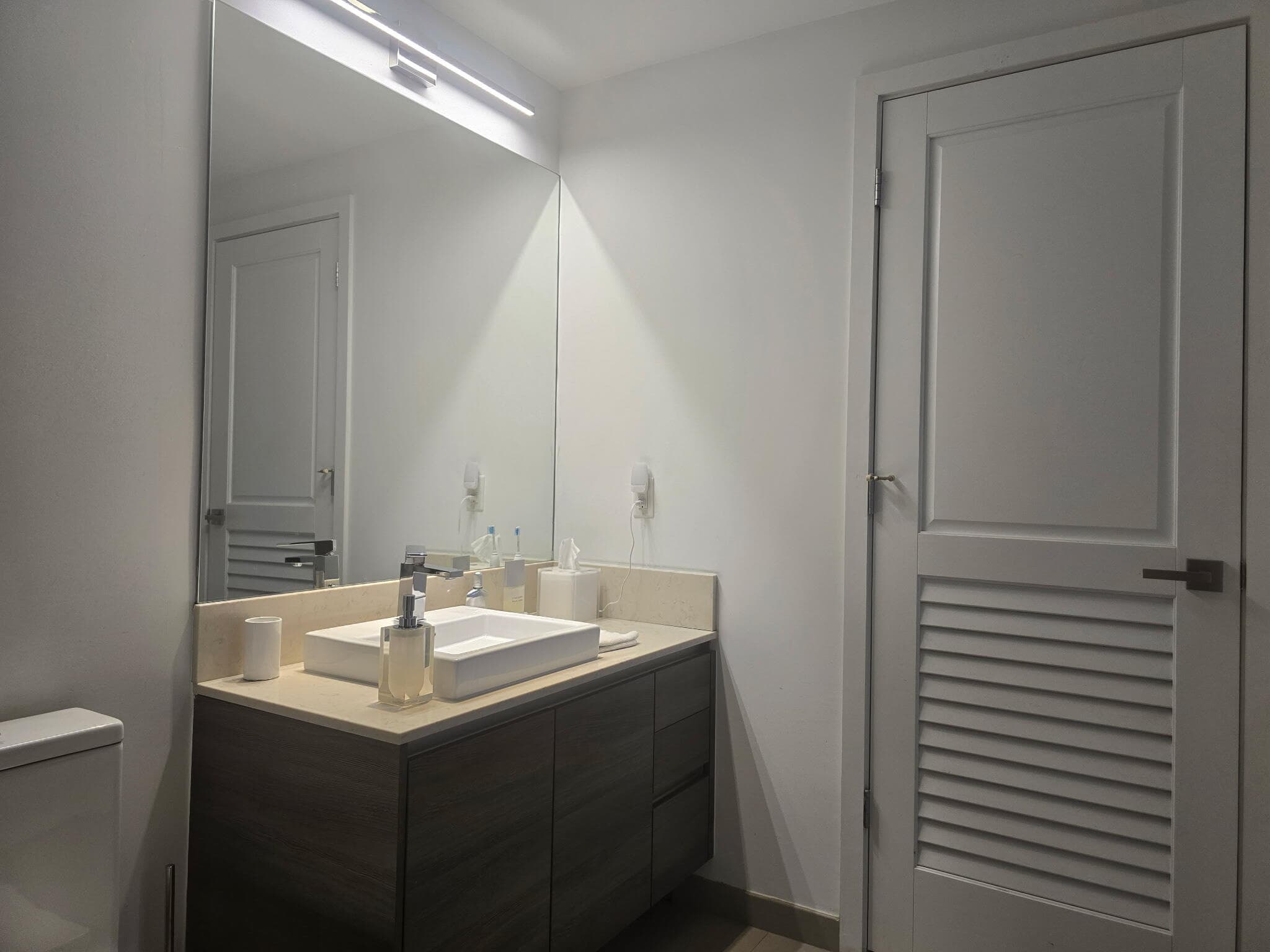 1080 Brickell Avenue 3305, Miami, FL 33131 — photo 27 of 30