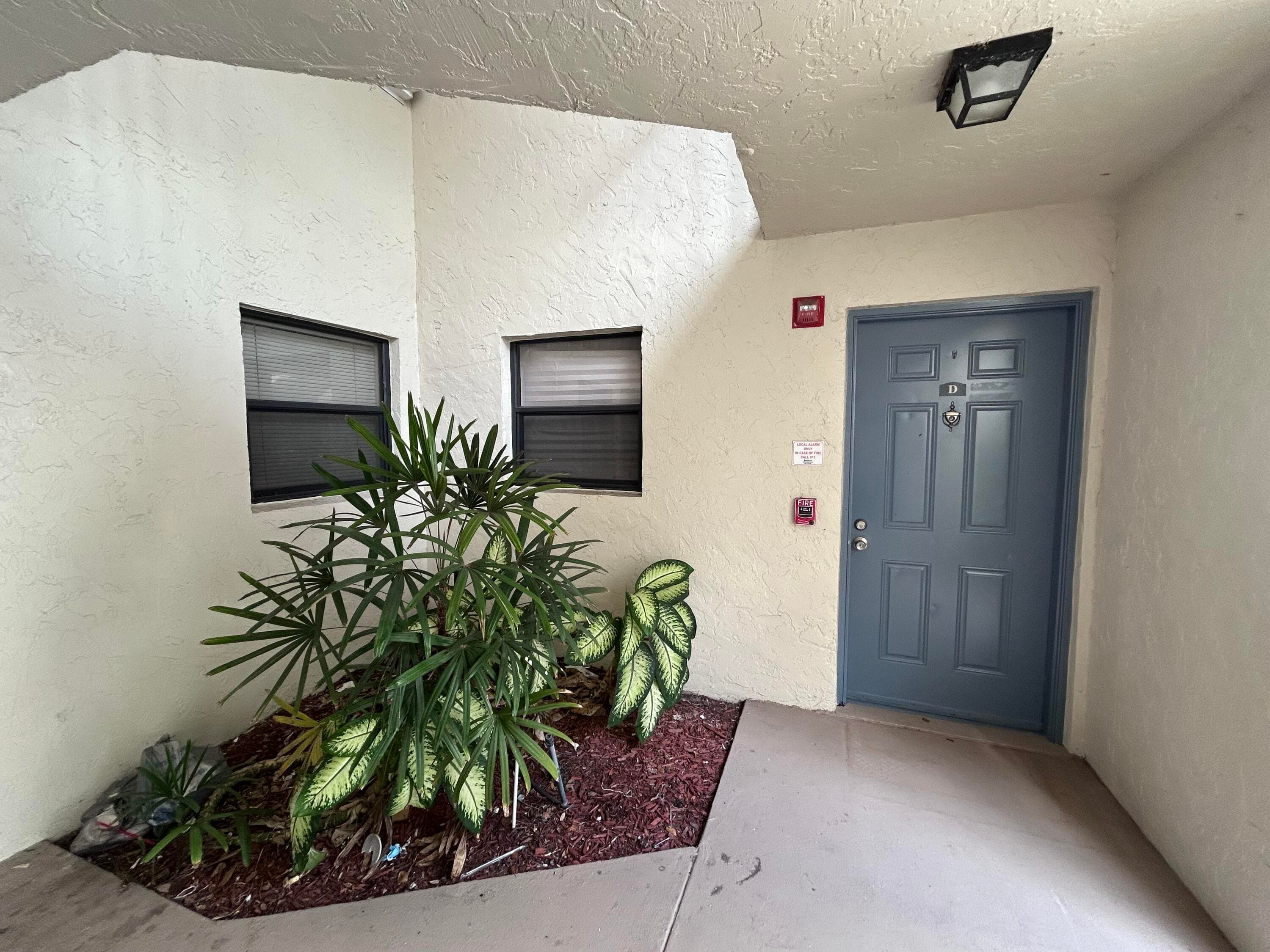 1525 Lake Crystal Drive D, West Palm Beach, FL 33411 — photo 2 of 15