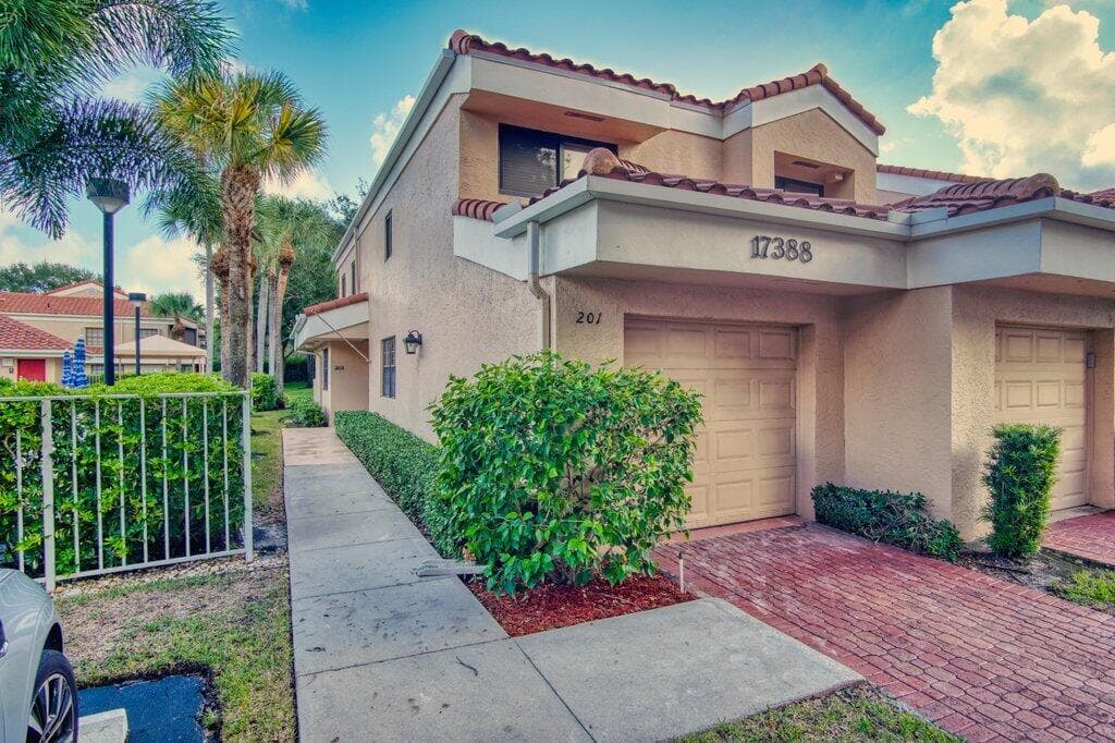 17388 Boca Club Boulevard 201, Boca Raton, FL 33487 — photo 6 of 44