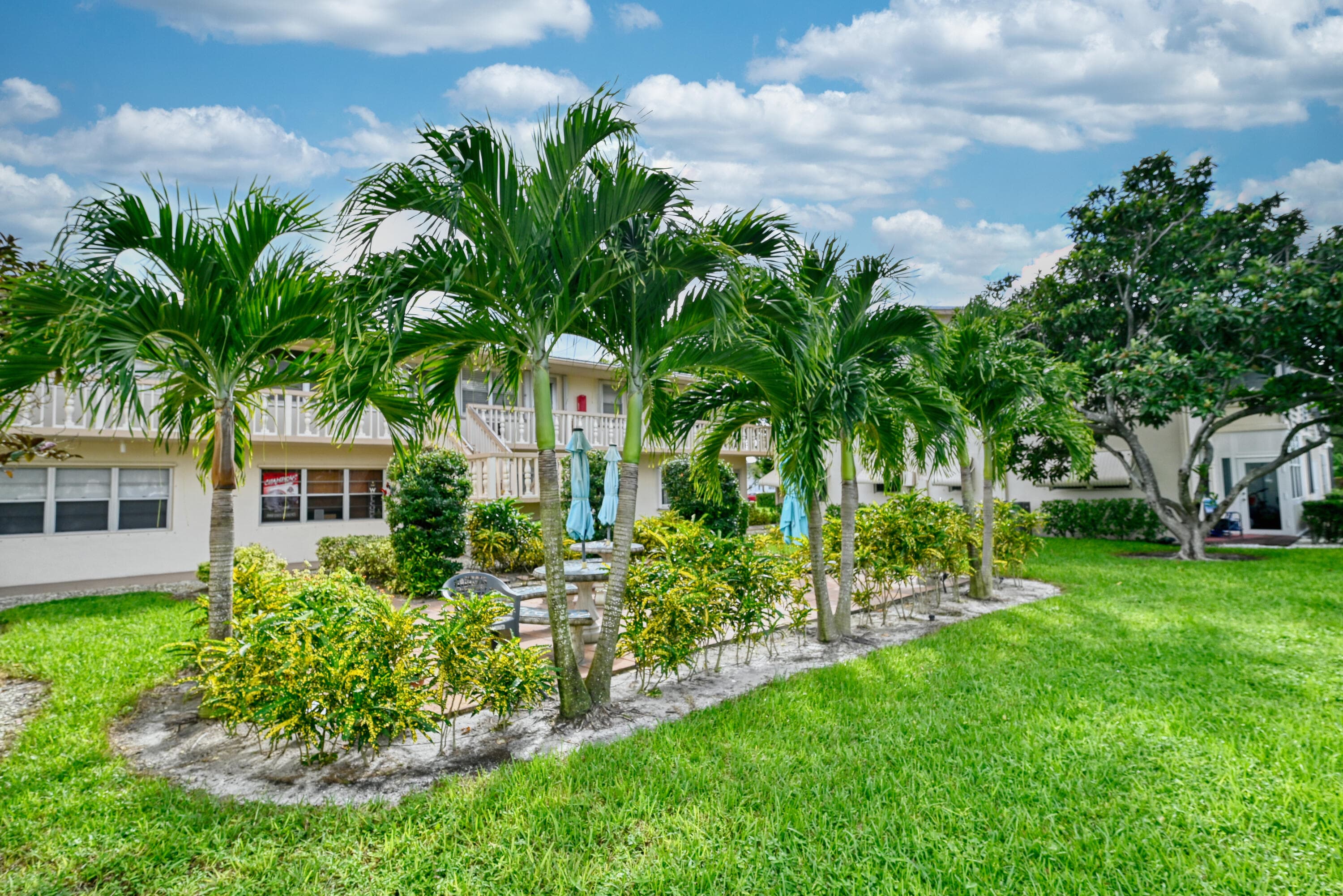 102 Coventry E 102, West Palm Beach, FL 33417 — photo 15 of 19