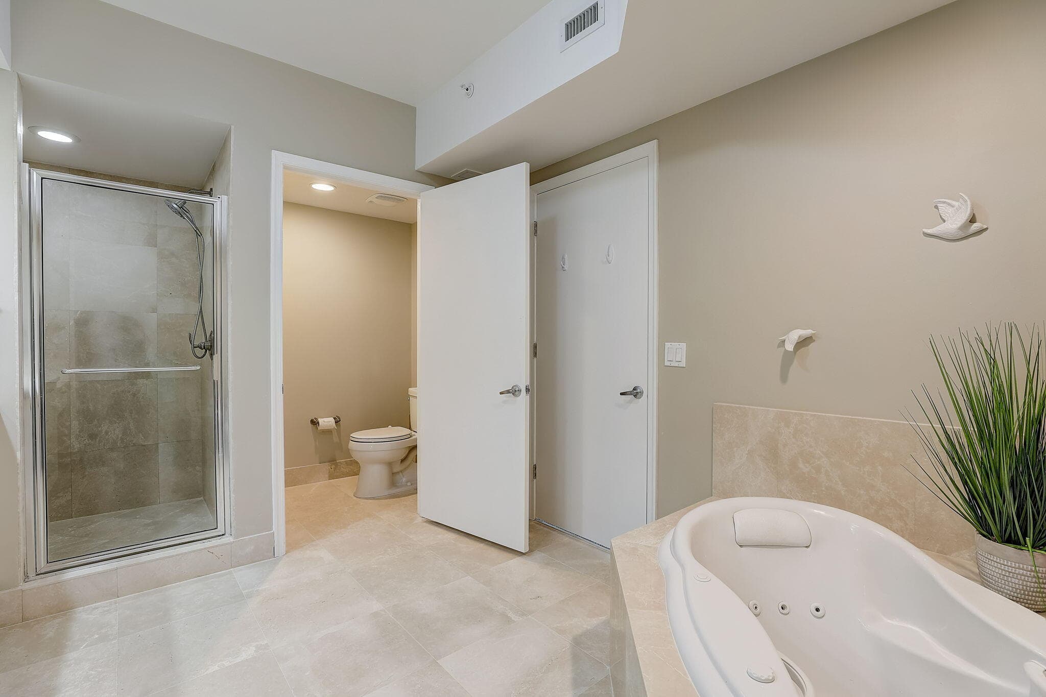 2650 Lake Shore Drive 804, Riviera Beach, FL 33404 — photo 27 of 59