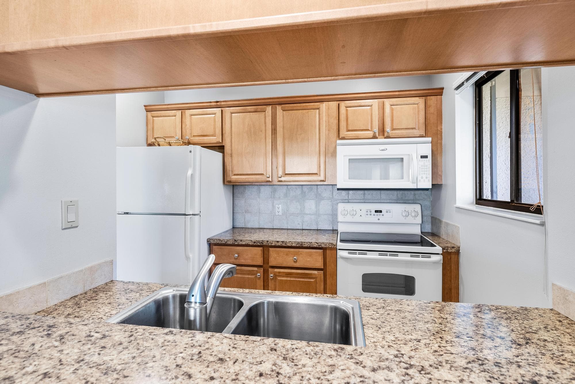 406 Club Drive, Palm Beach Gardens, FL 33418 — photo 12 of 31