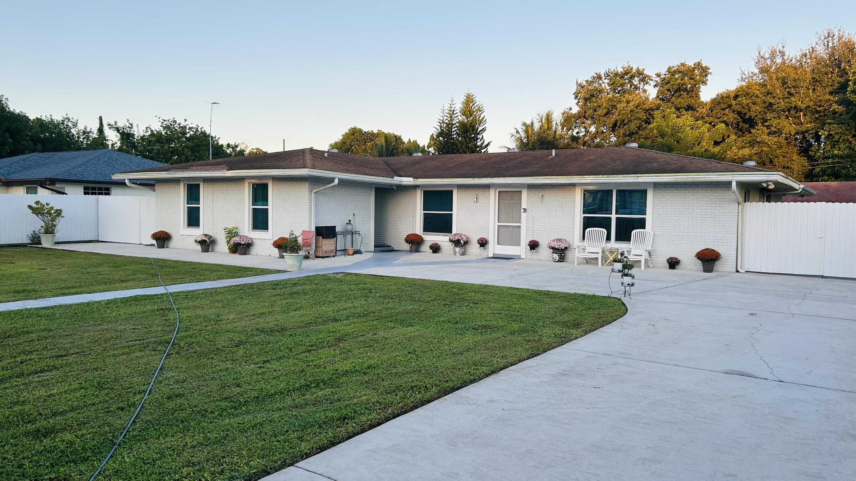 2084 Laura Lane, West Palm Beach, FL 33415 — photo 1 of 25