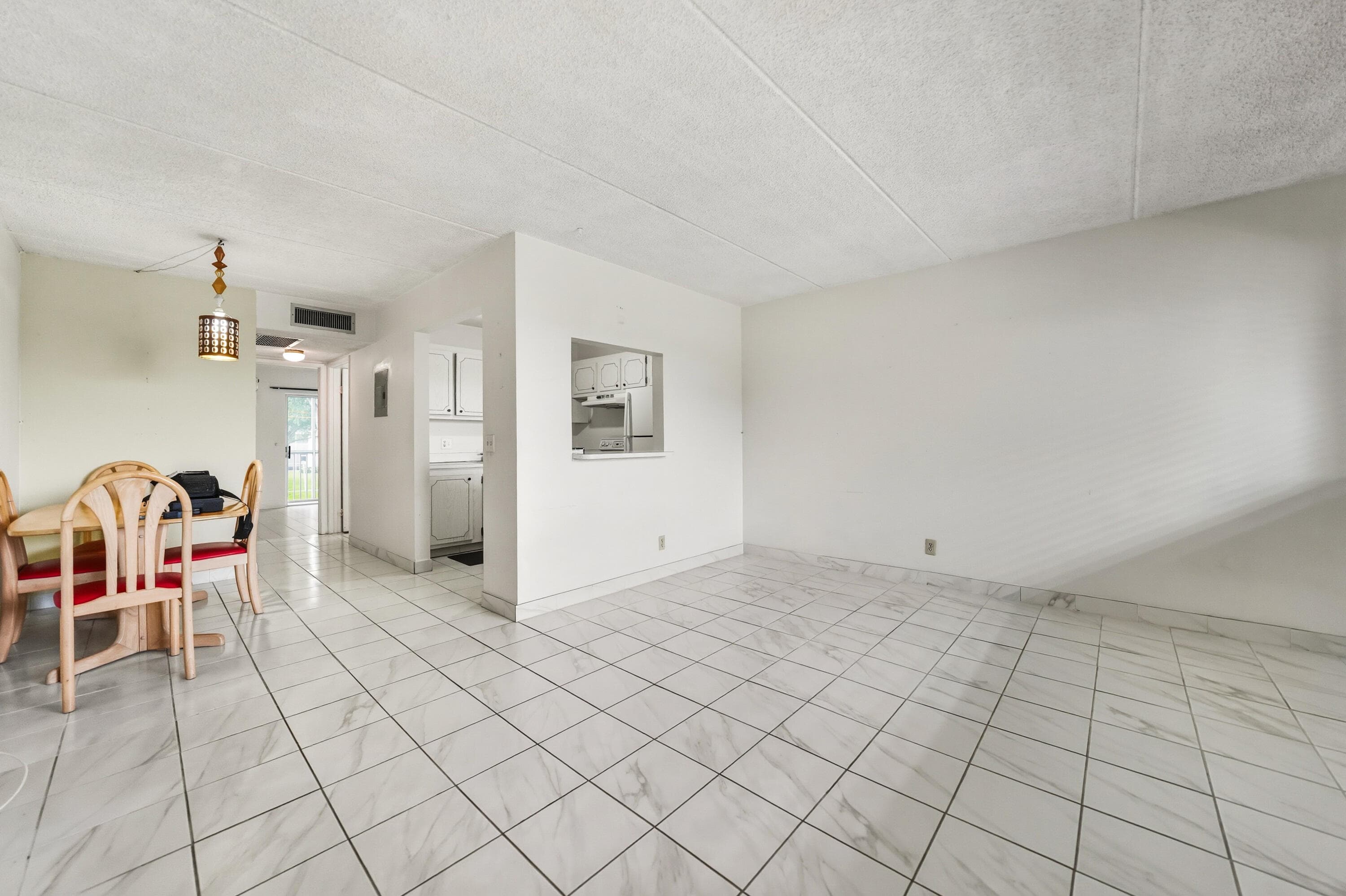 400 Village Green Circle W 205, Palm Springs, FL 33461 — photo 3 of 12