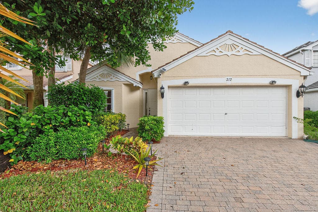 212 Berenger Walk, Royal Palm Beach, FL 33414 — photo
