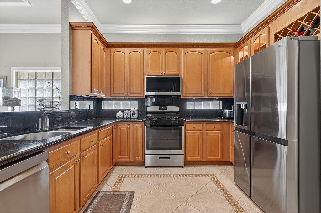 212 Berenger Walk, Royal Palm Beach, FL 33414 — photo 9 of 33