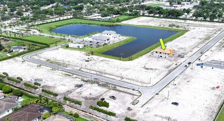 5005 Naugle Way Livingston #15, Davie, FL 33328 — photo 4 of 35