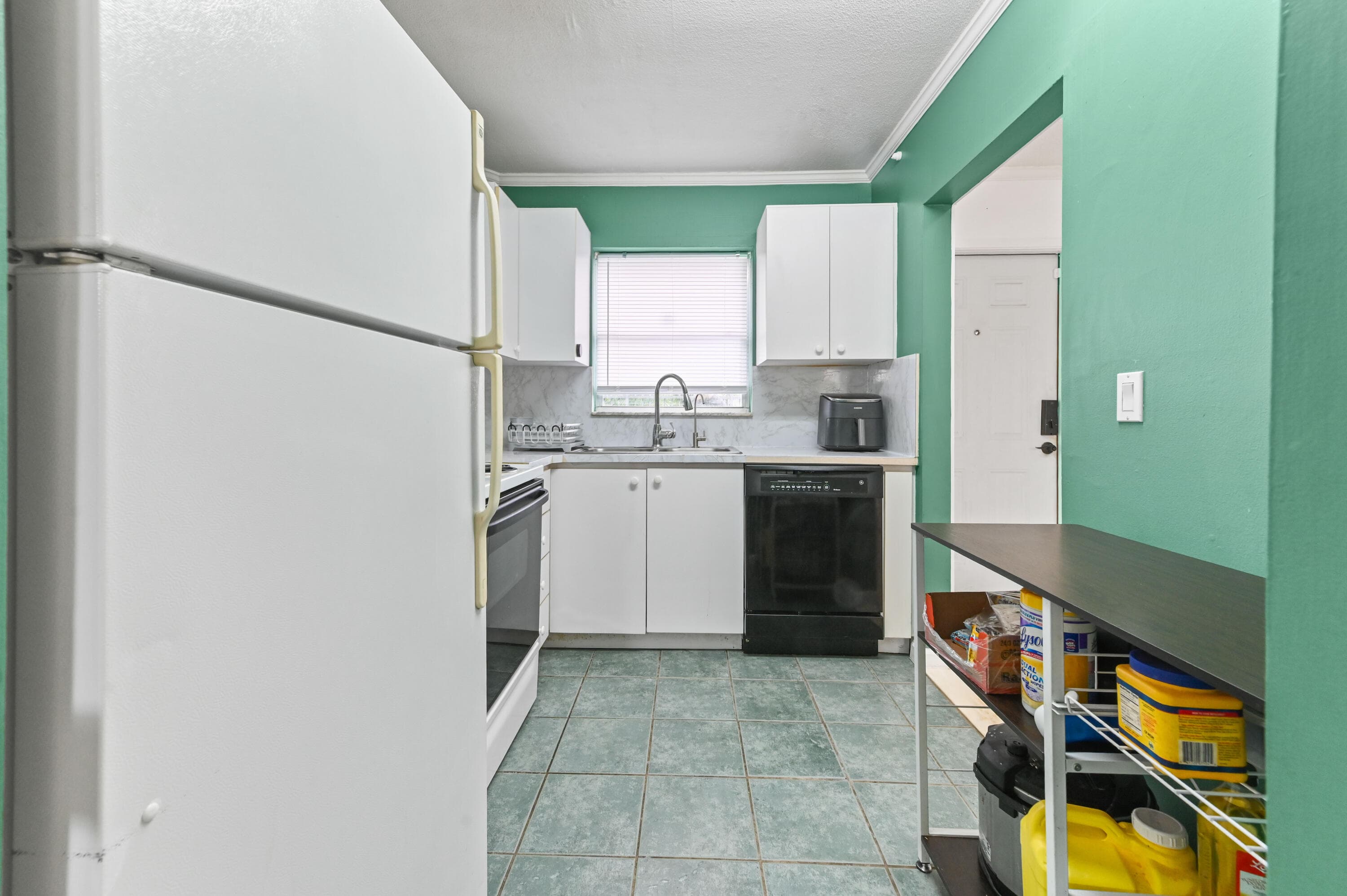803 W Oakland Park Boulevard A7, Oakland Park, FL 33311 — photo 6 of 25