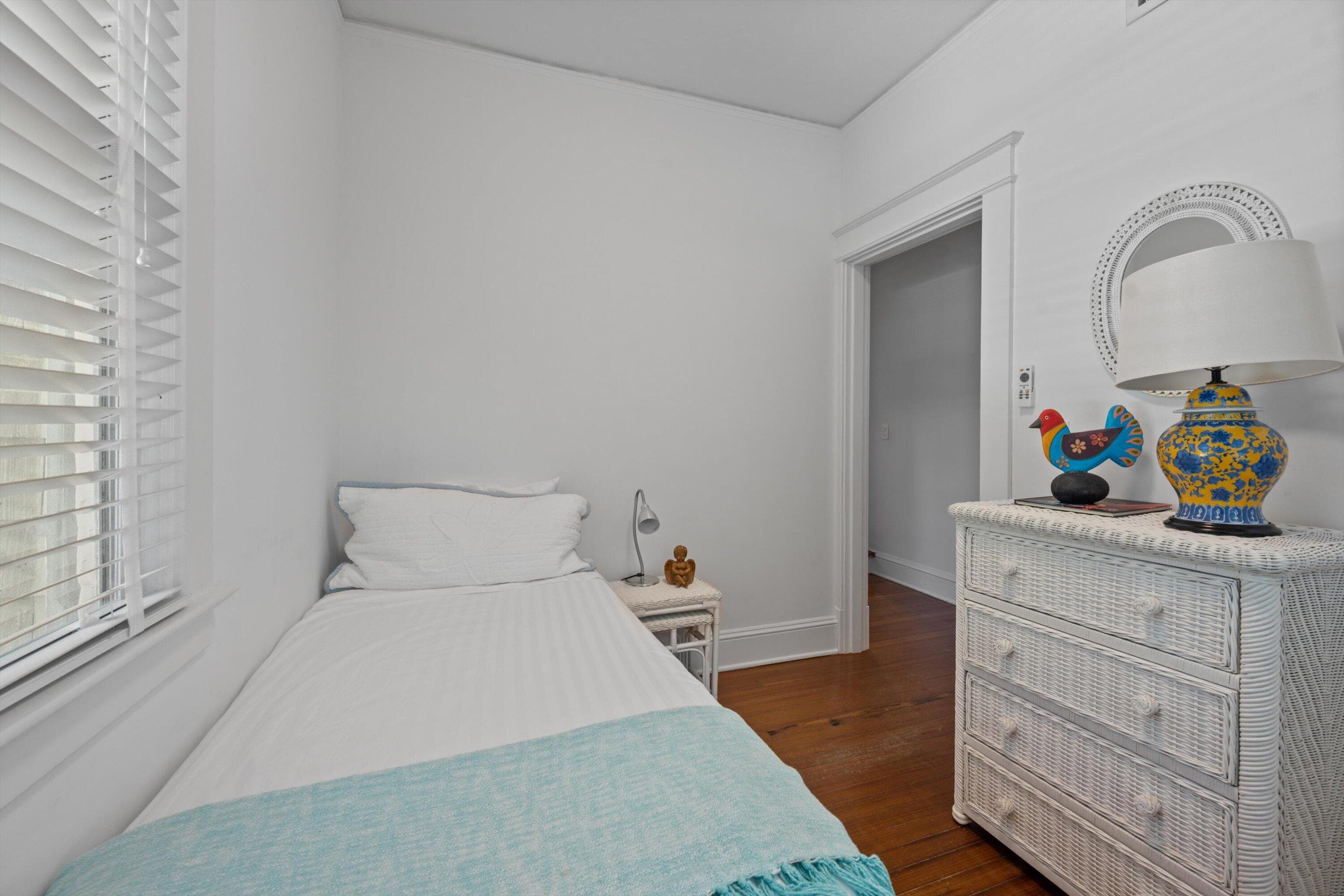 141 Chilean Avenue, Palm Beach, FL 33480 — photo 13 of 28