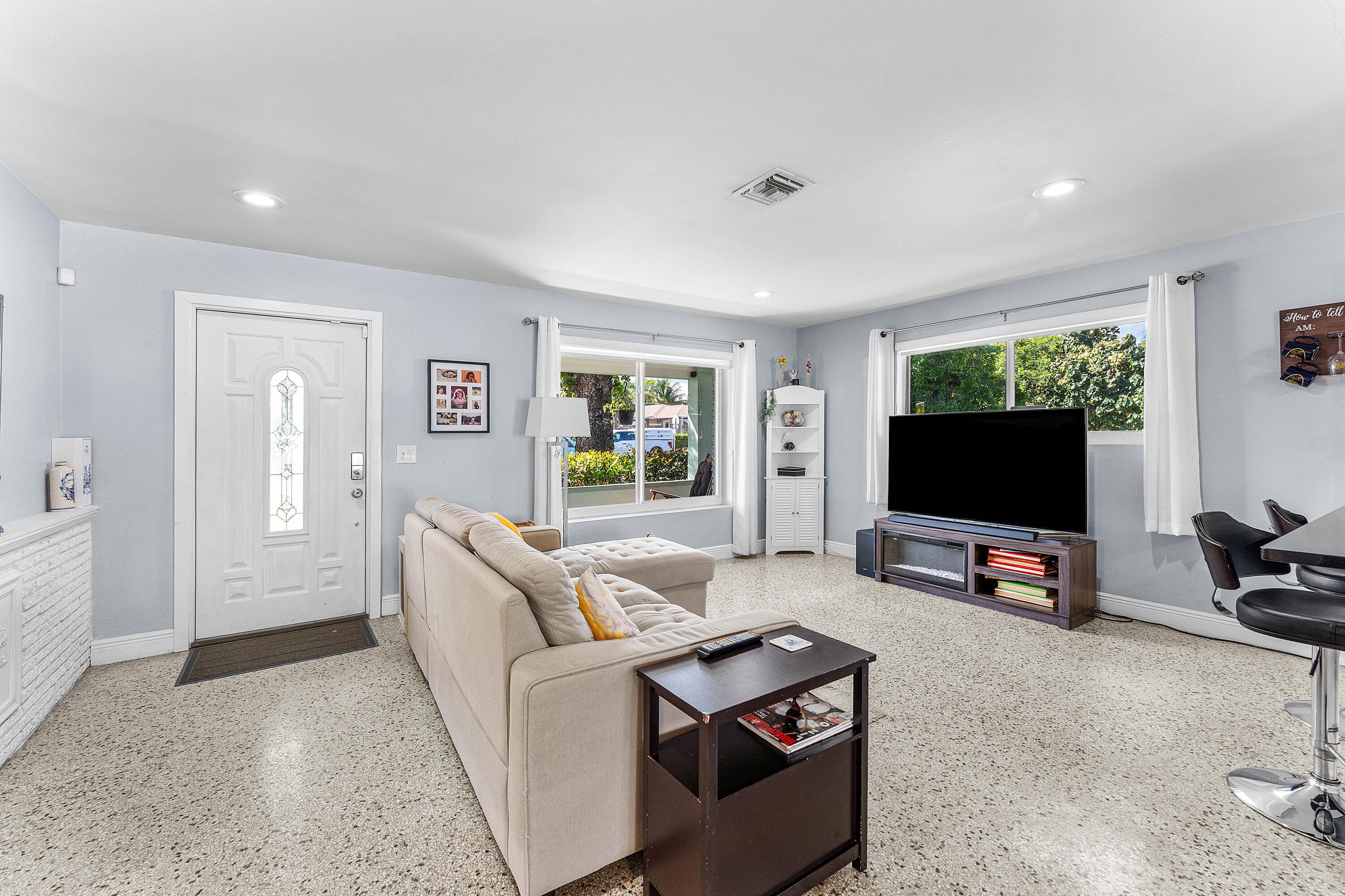 439 45th Street, West Palm Beach, FL 33407 — photo 3 of 32