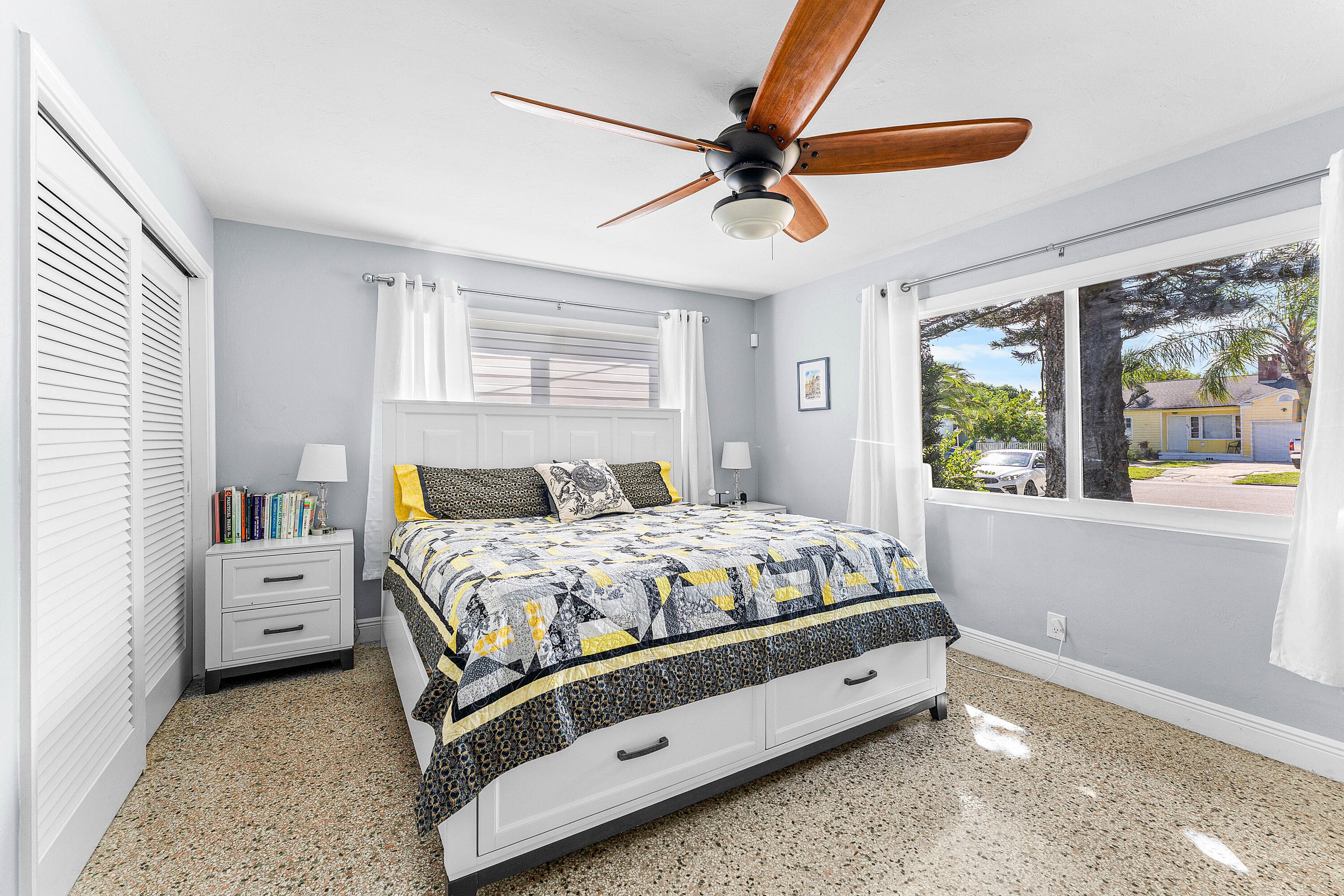 439 45th Street, West Palm Beach, FL 33407 — photo 13 of 32