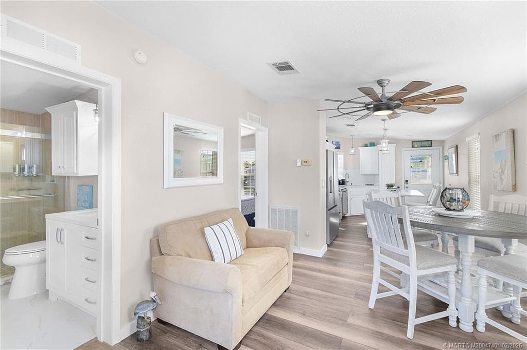 1092 Nettles Boulevard, Jensen Beach, FL 34957 — photo 11 of 35