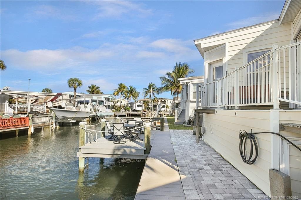 1092 Nettles Boulevard, Jensen Beach, FL 34957 — photo 4 of 35