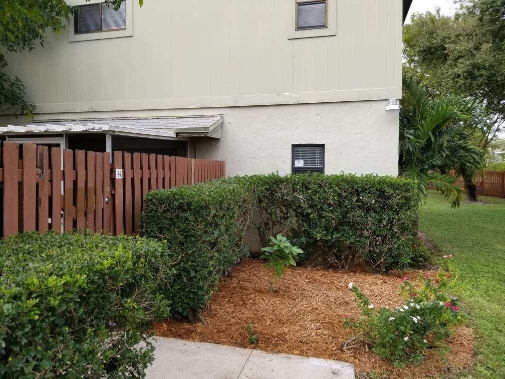 10 Crossings Circle A, Boynton Beach, FL 33435 — photo 1 of 17