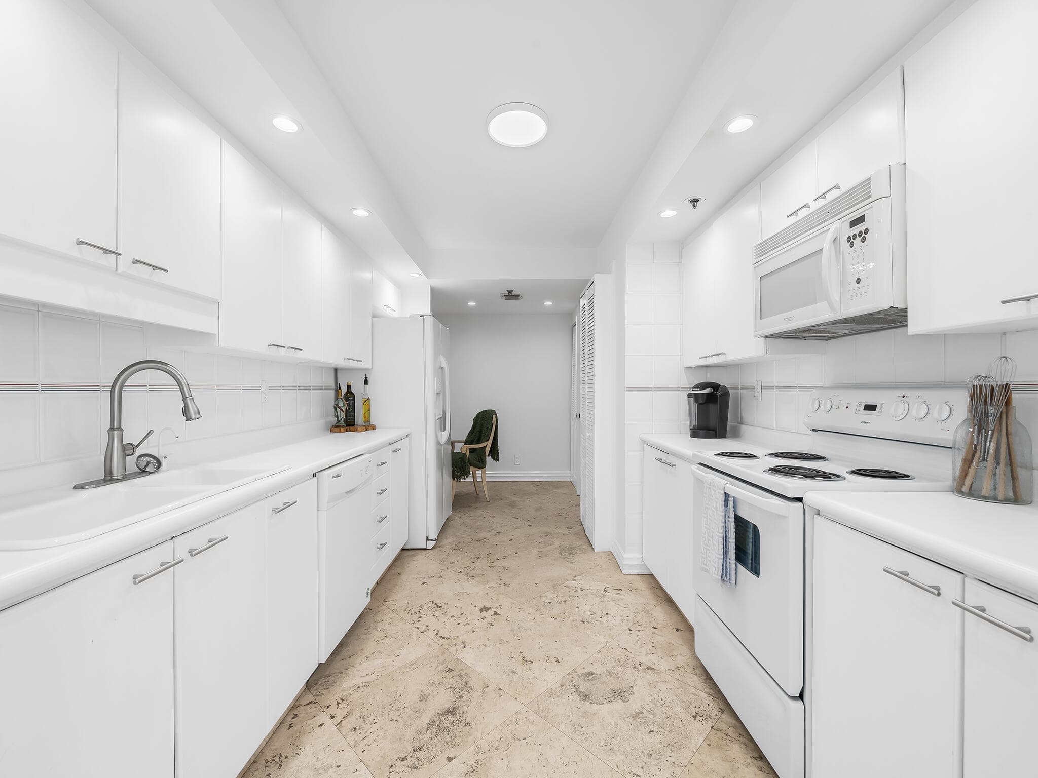 2917 S Ocean Boulevard 304, Highland Beach, FL 33487 — photo 10 of 40