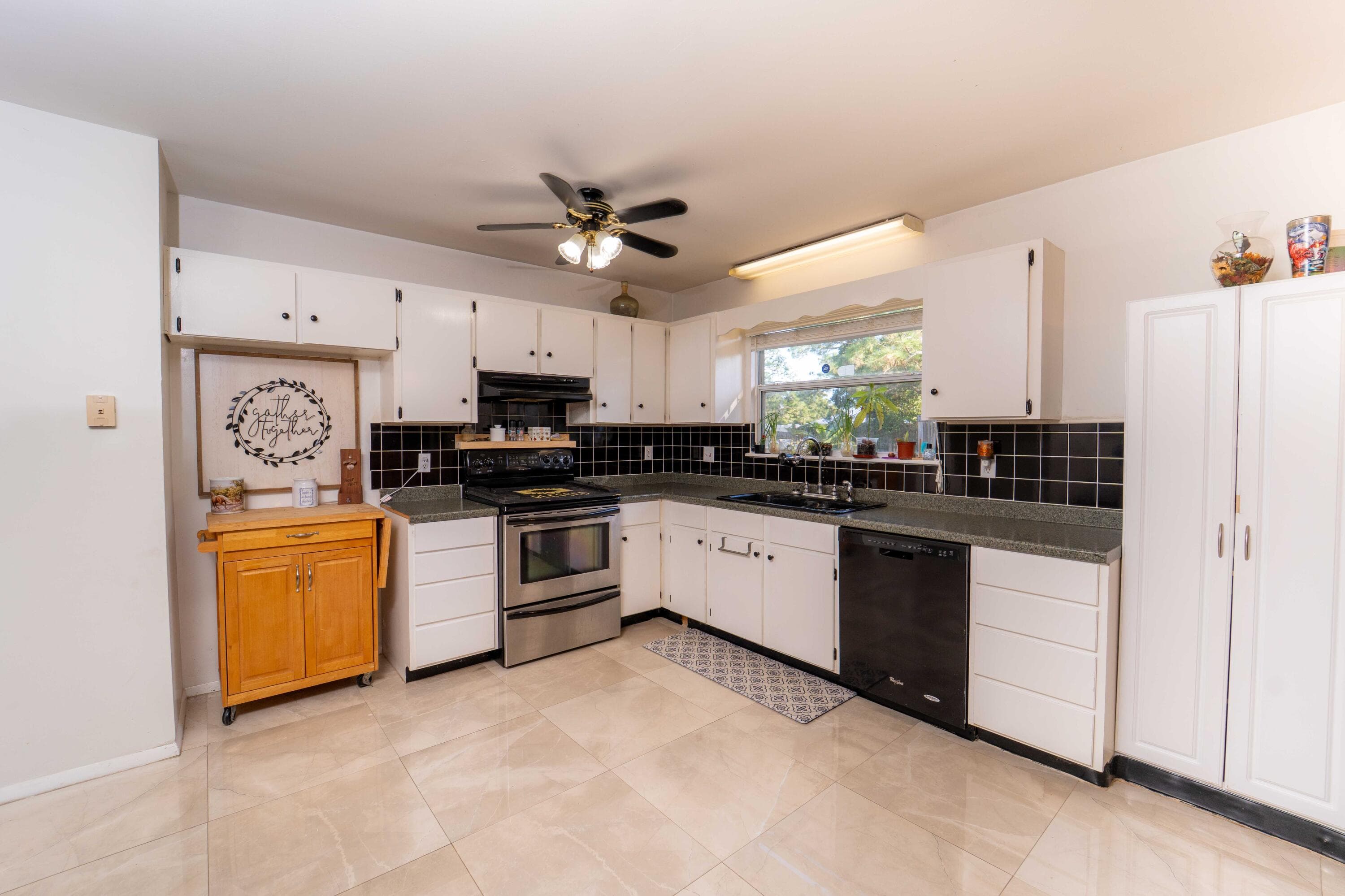 382 SE Evans Avenue, Port St. Lucie, FL 34984 — photo 4 of 23