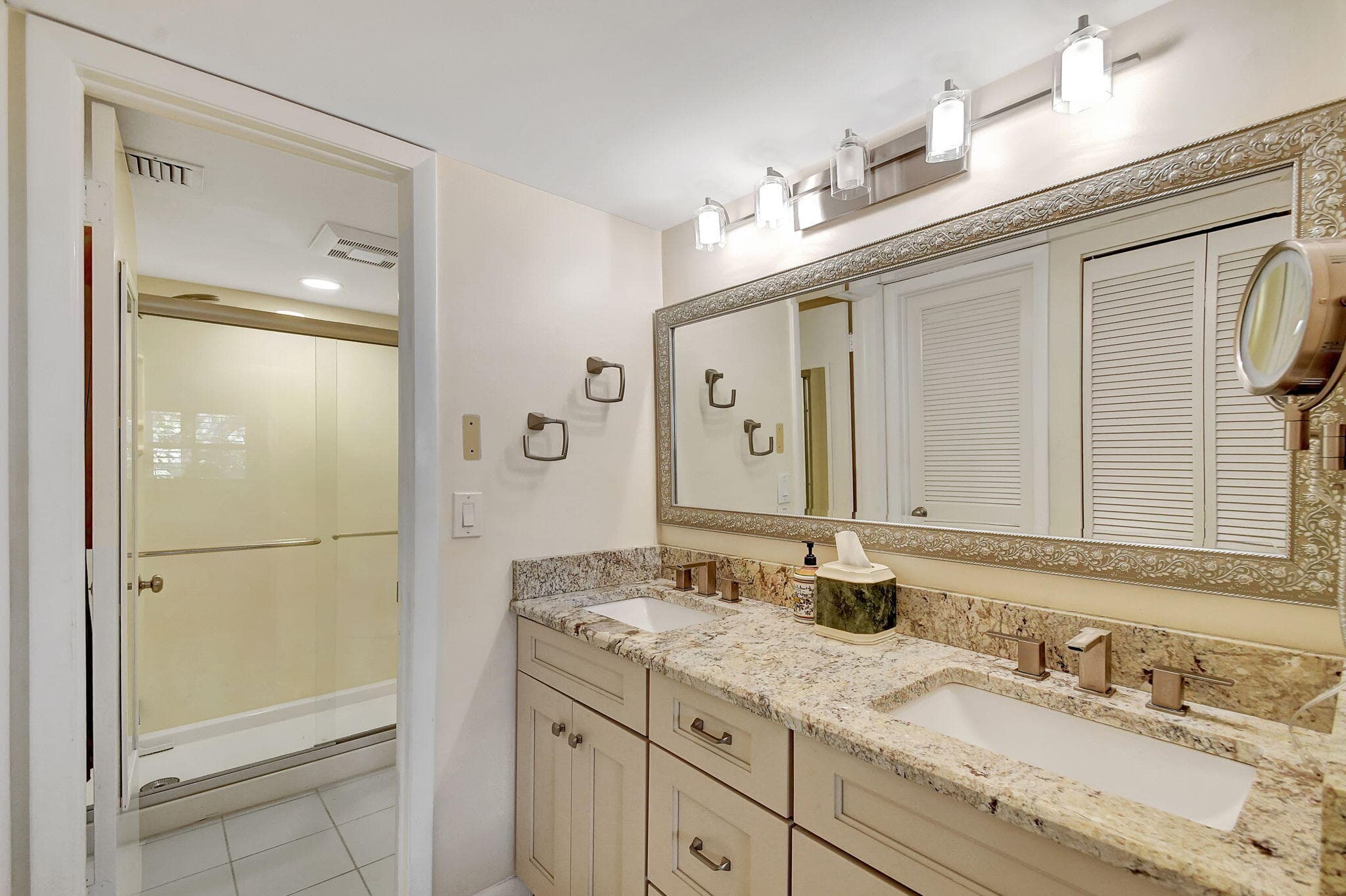 318 Oak Harbour Drive 318, Juno Beach, FL 33408 — photo 17 of 53