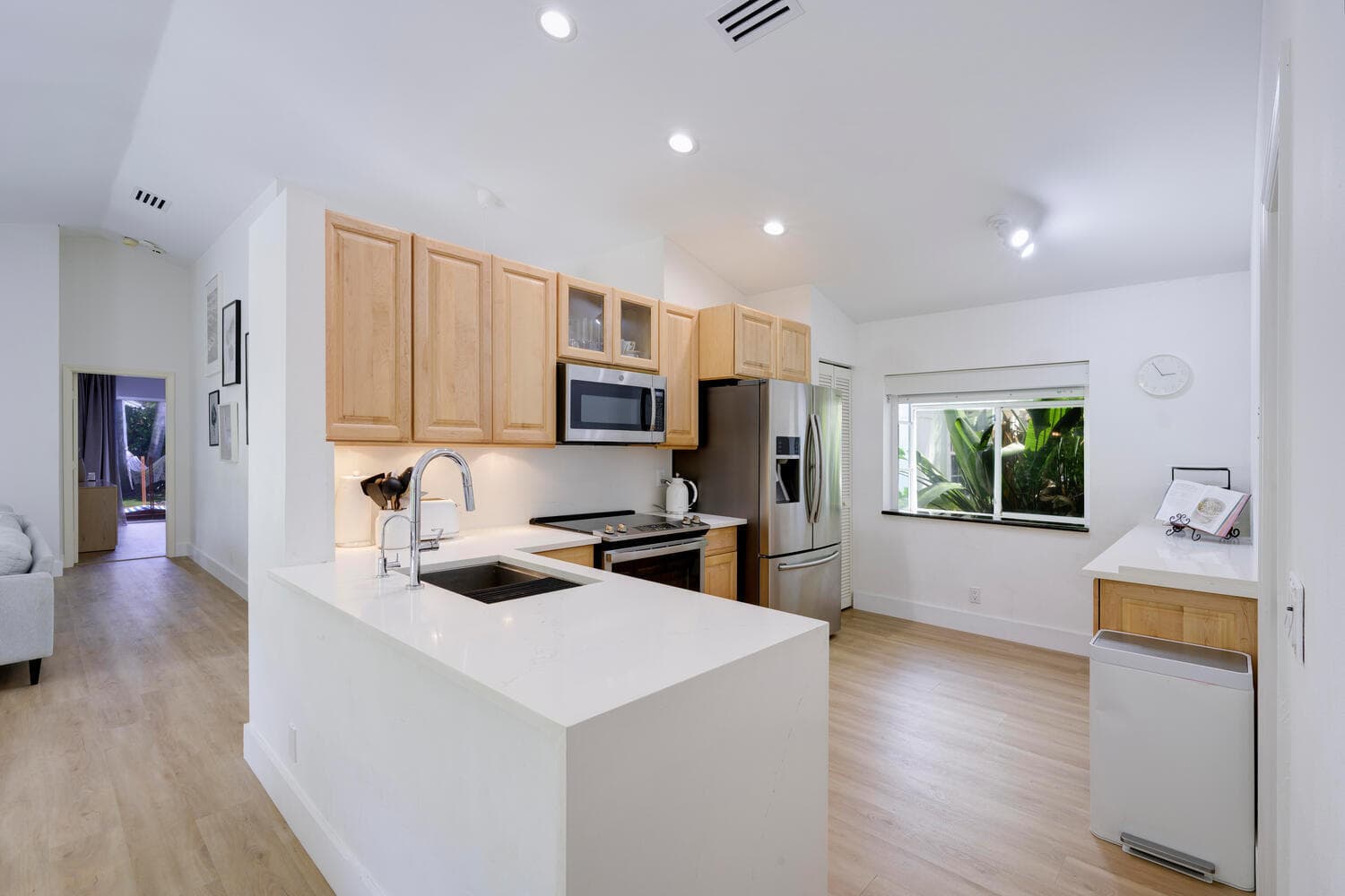 32 Admirals Court, Palm Beach Gardens, FL 33418 — photo 9 of 26