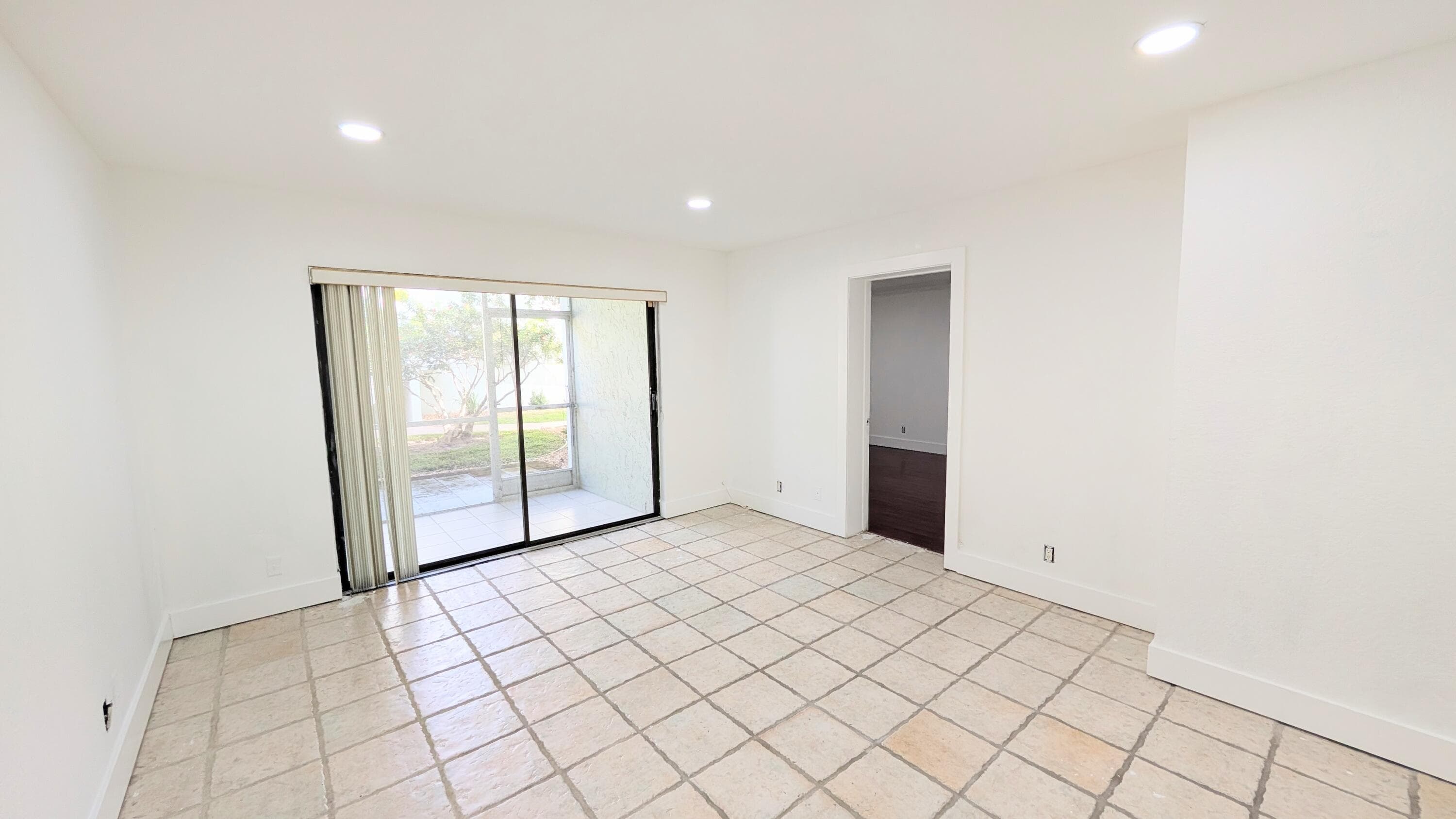 860 SE 6th Avenue 205, Deerfield Beach, FL 33441 — photo 5 of 10