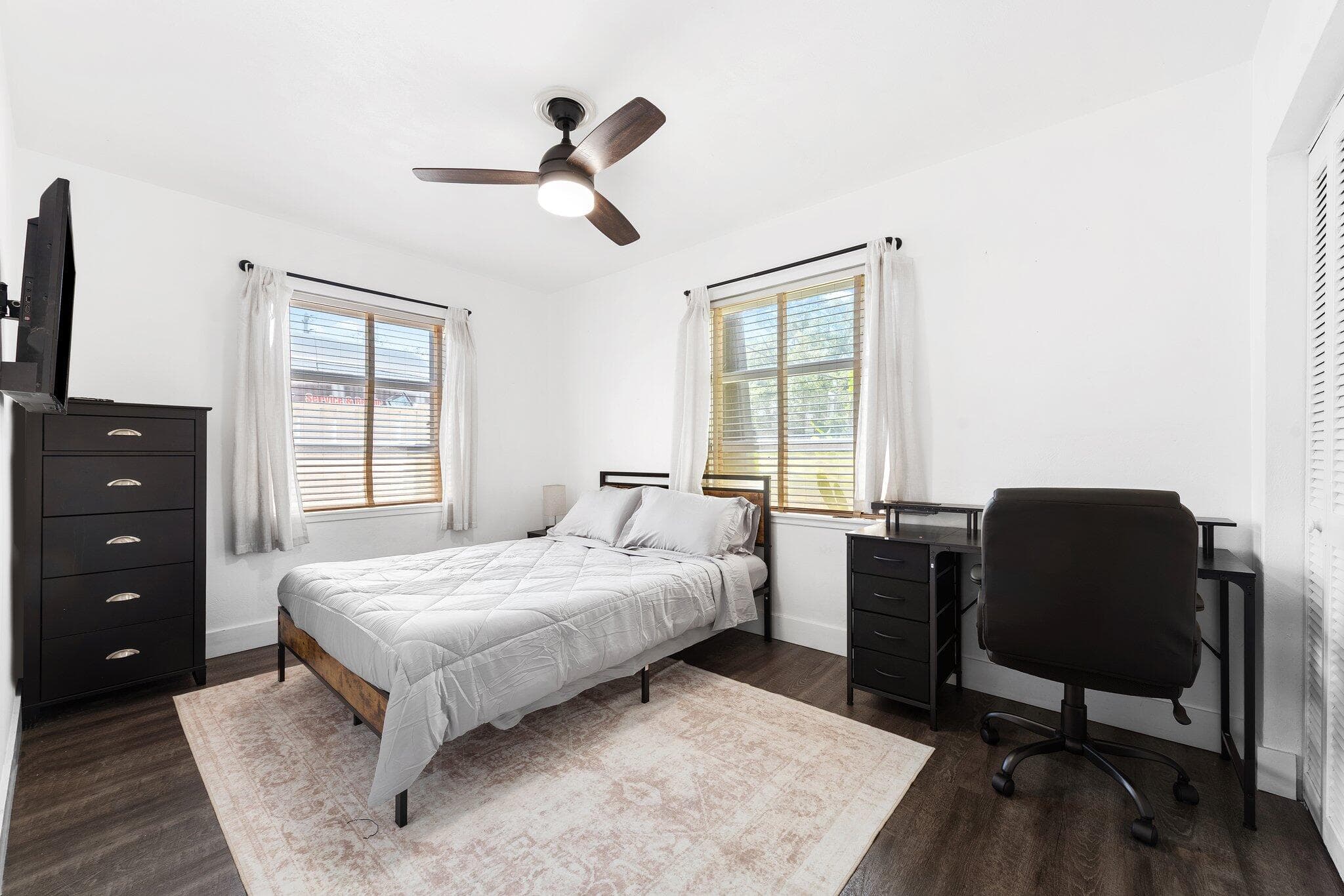1140 SW 9th Avenue, Fort Lauderdale, FL 33315 — photo 17 of 18
