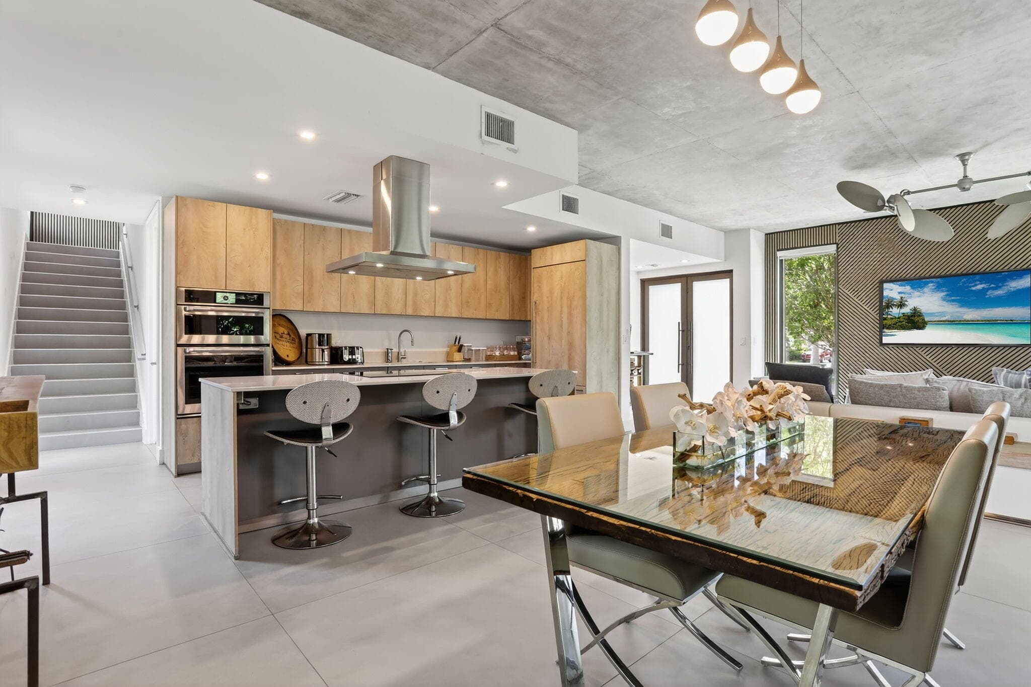 925 NE 6th Street, Fort Lauderdale, FL 33304 — photo 7 of 24
