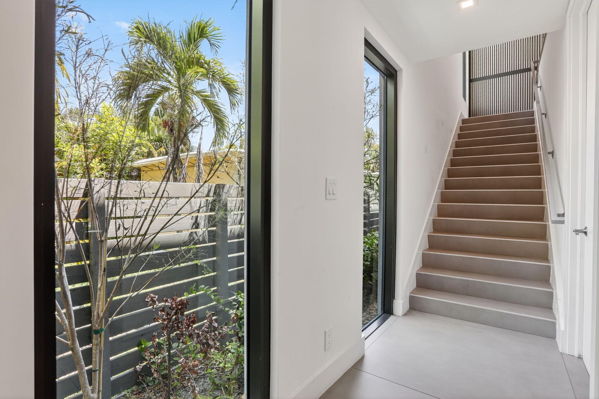 925 NE 6th Street, Fort Lauderdale, FL 33304 — photo 10 of 24