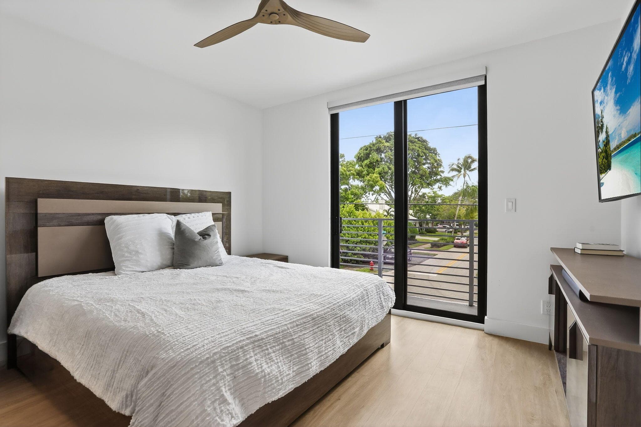 925 NE 6th Street, Fort Lauderdale, FL 33304 — photo 15 of 24