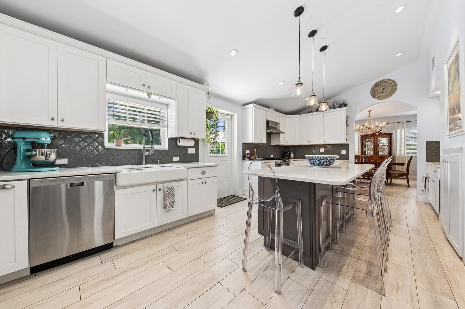 310 Almeria Road, West Palm Beach, FL 33405 — photo 10 of 69