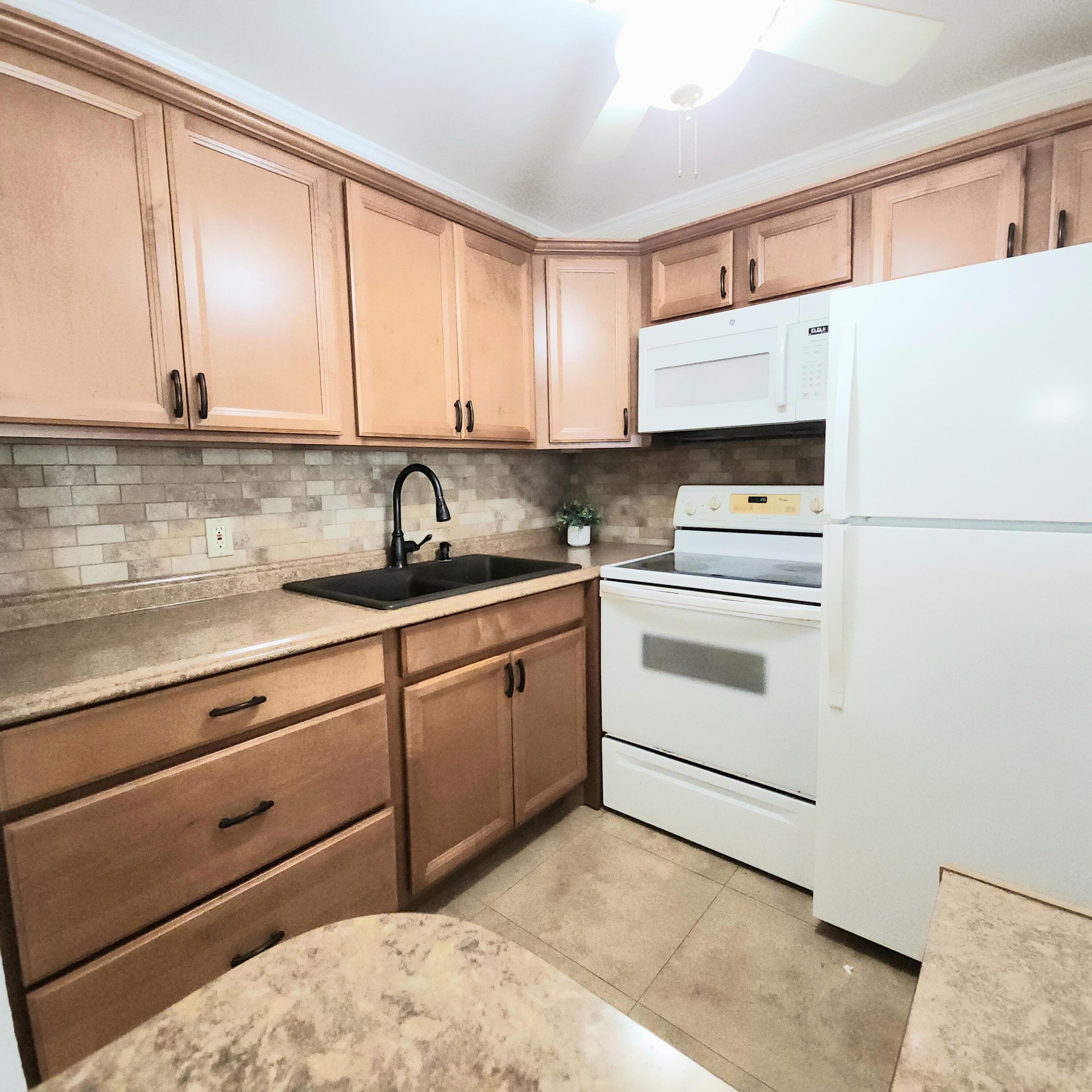 173 Kent J, West Palm Beach, FL 33417 — photo 8 of 37