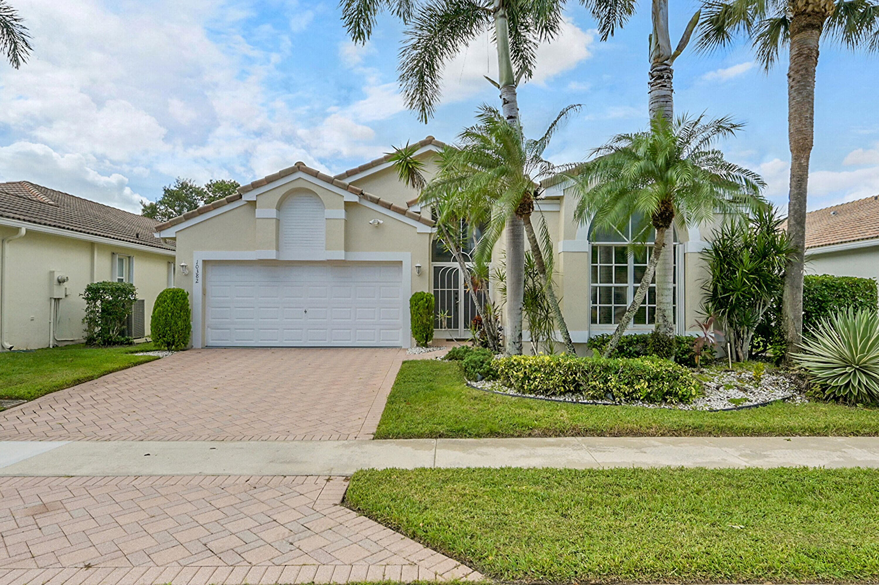 10382 Utopia Circle E, Boynton Beach, FL 33437 — photo 1 of 43