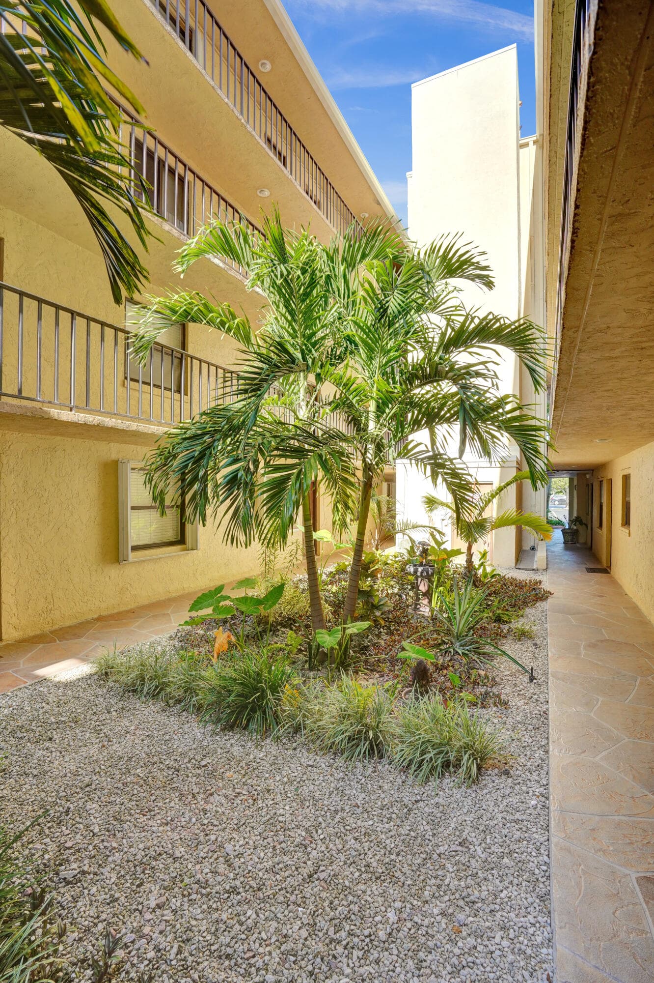 890 N Federal Highway 410, Lantana, FL 33462 — photo 41 of 54