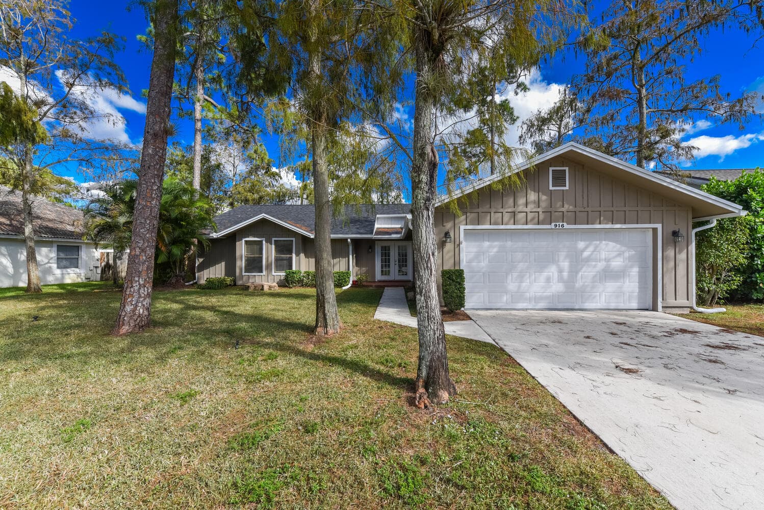 916 Daffodil Drive, Wellington, FL 33414 — photo 1 of 32