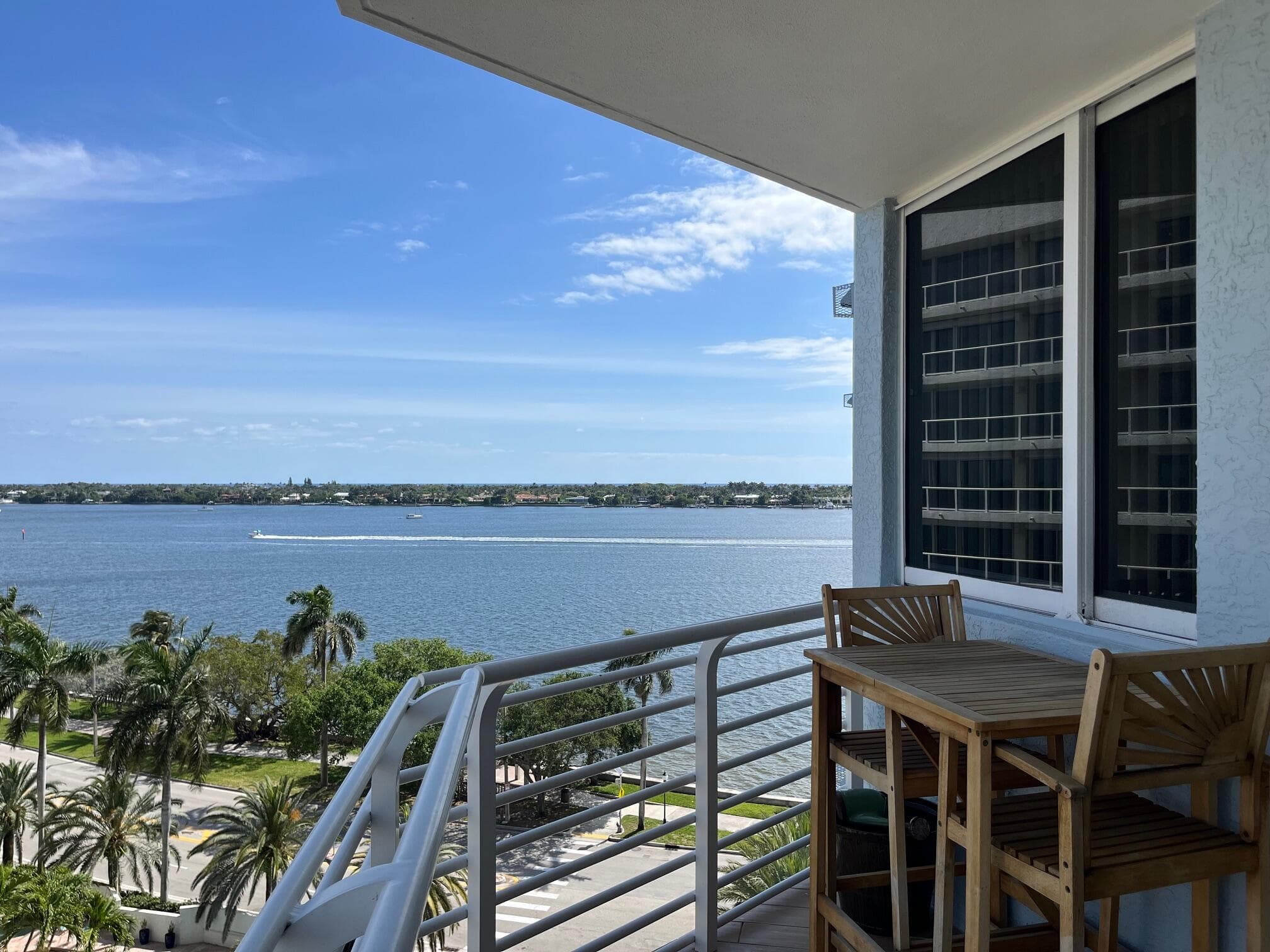 1551 N Flagler Drive 802, West Palm Beach, FL 33401 — photo 2 of 31