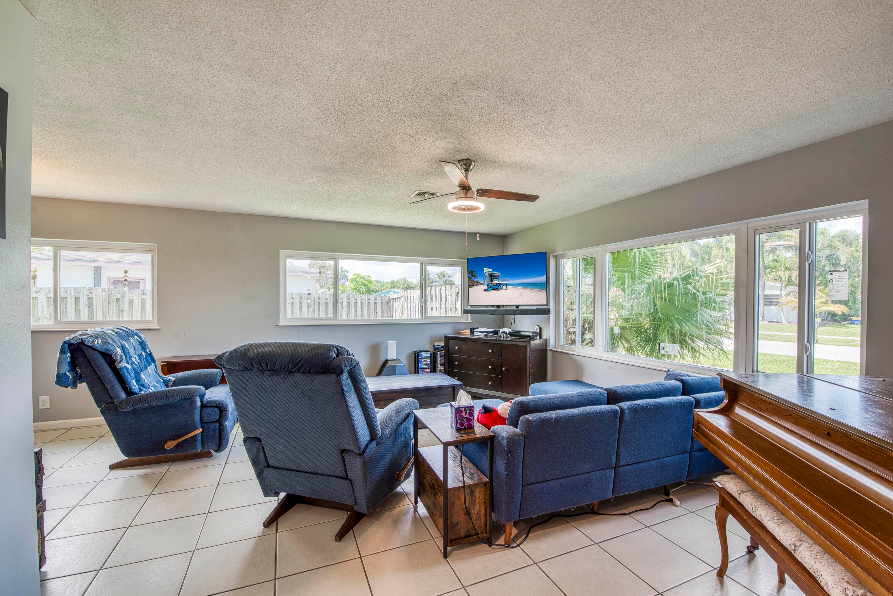 3406 Capri Road, Palm Beach Gardens, FL 33410 — photo 4 of 17