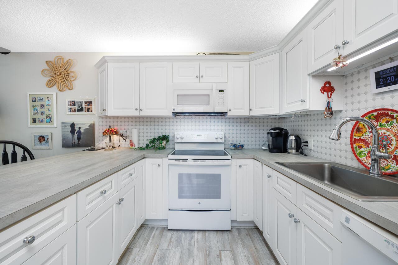 5996 SE Riverboat Drive 539, Stuart, FL 34997 — photo 10 of 29