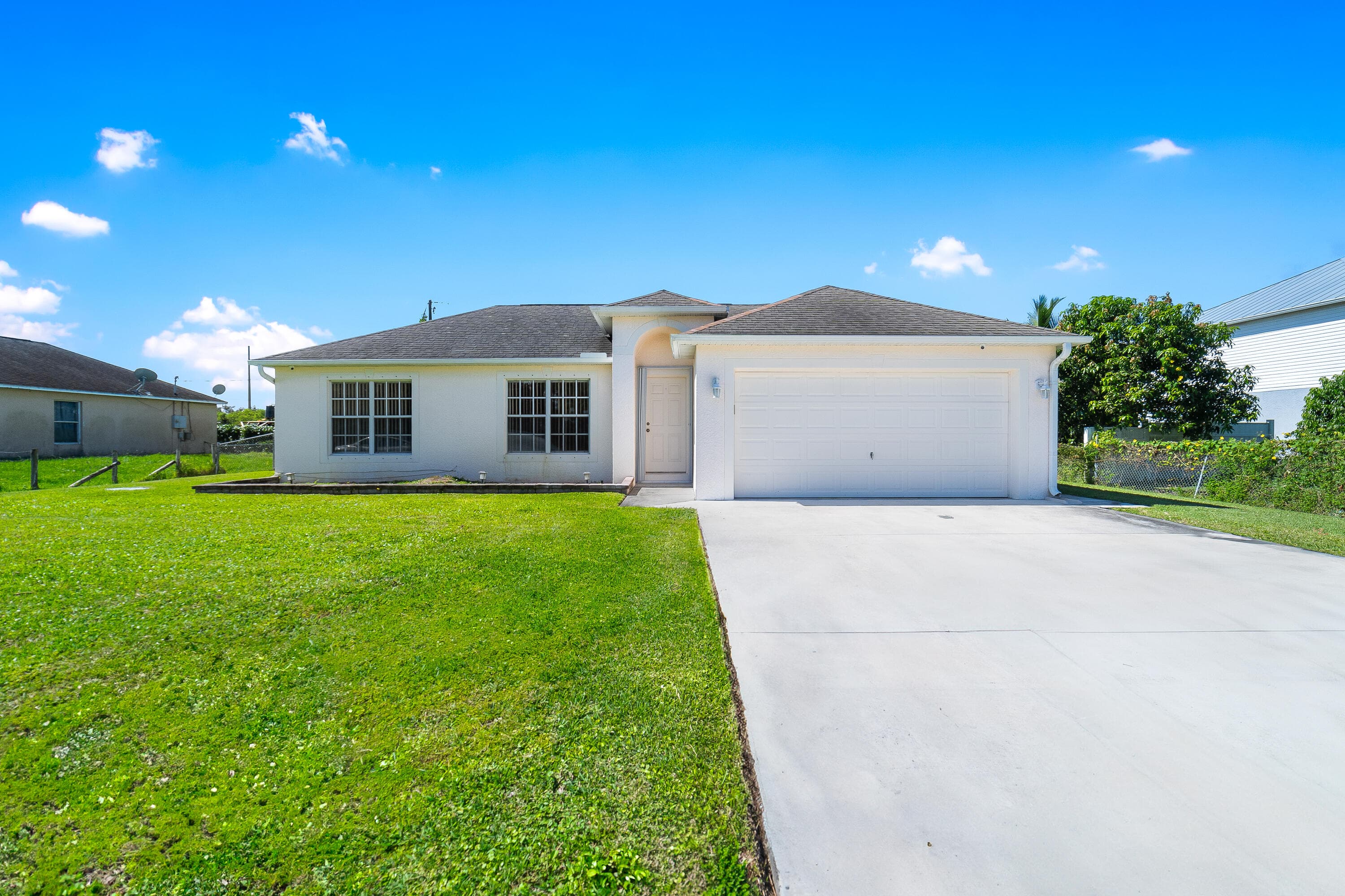 1165 SE 40th Avenue, Okeechobee, FL 34974 — photo 1 of 35