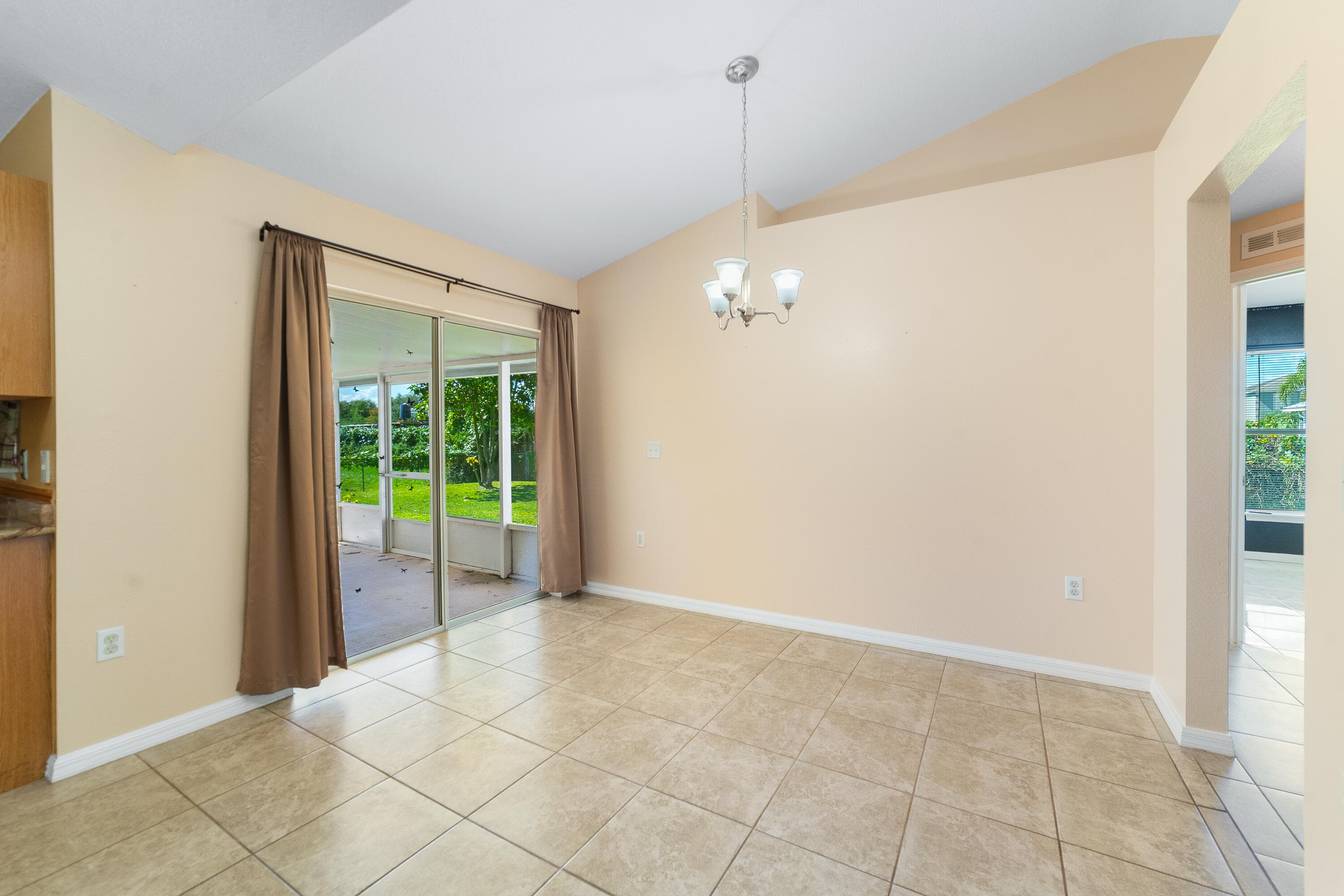 1165 SE 40th Avenue, Okeechobee, FL 34974 — photo 8 of 35