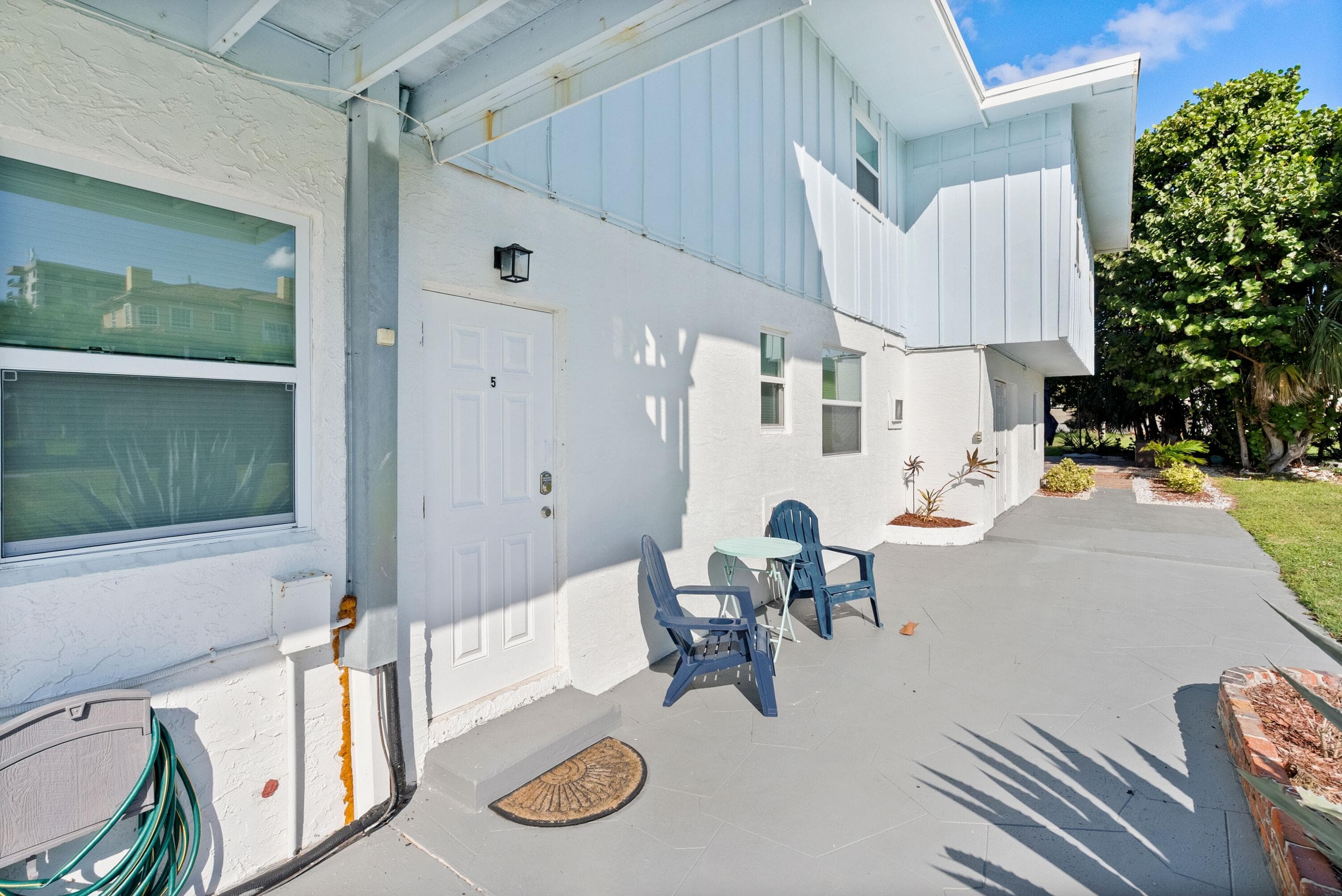 670 Hernando Street E, Fort Pierce, FL 34949 — photo 3 of 23