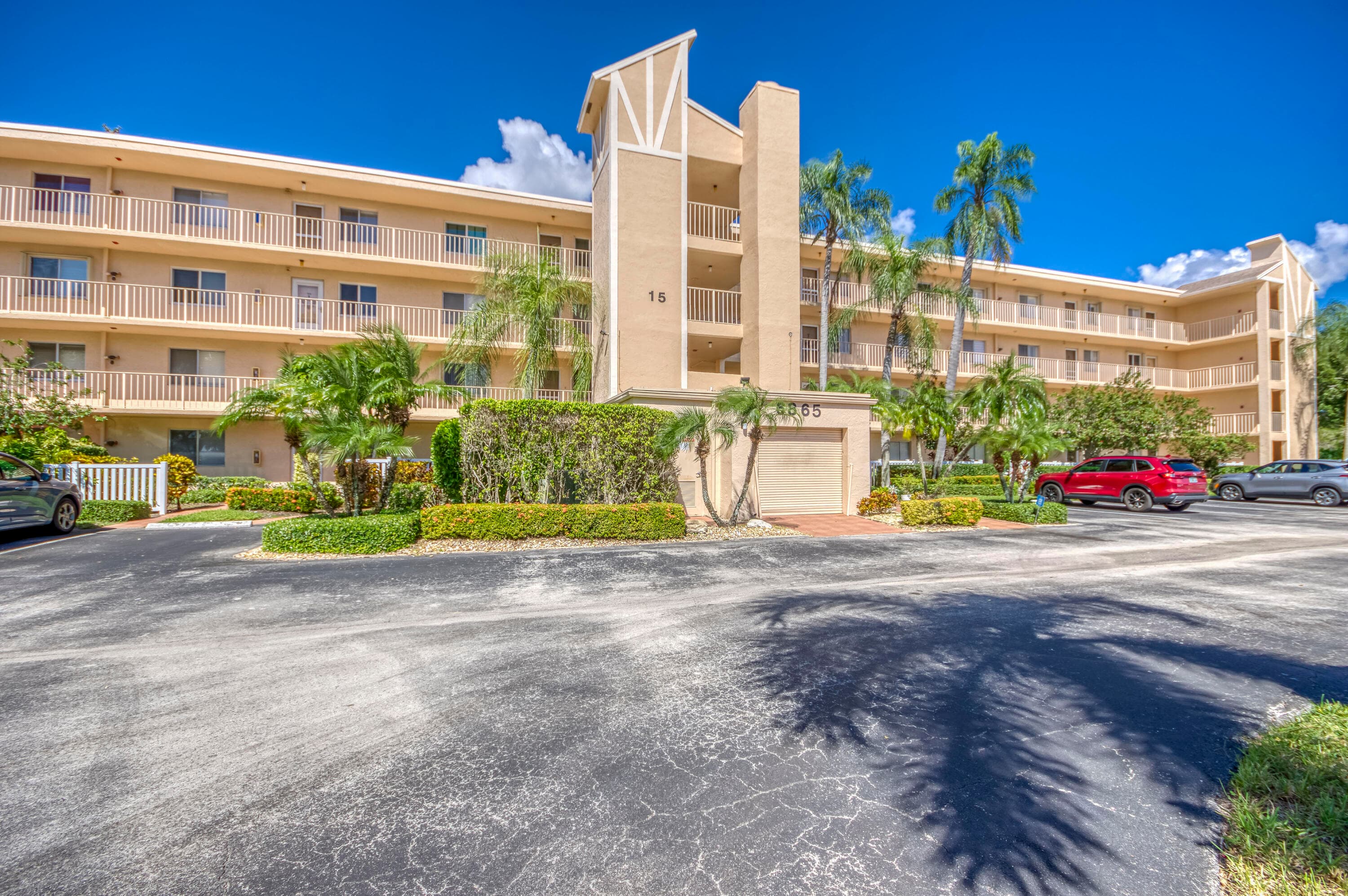 6865 Huntington Lane 105, Delray Beach, FL 33446 — photo 2 of 39