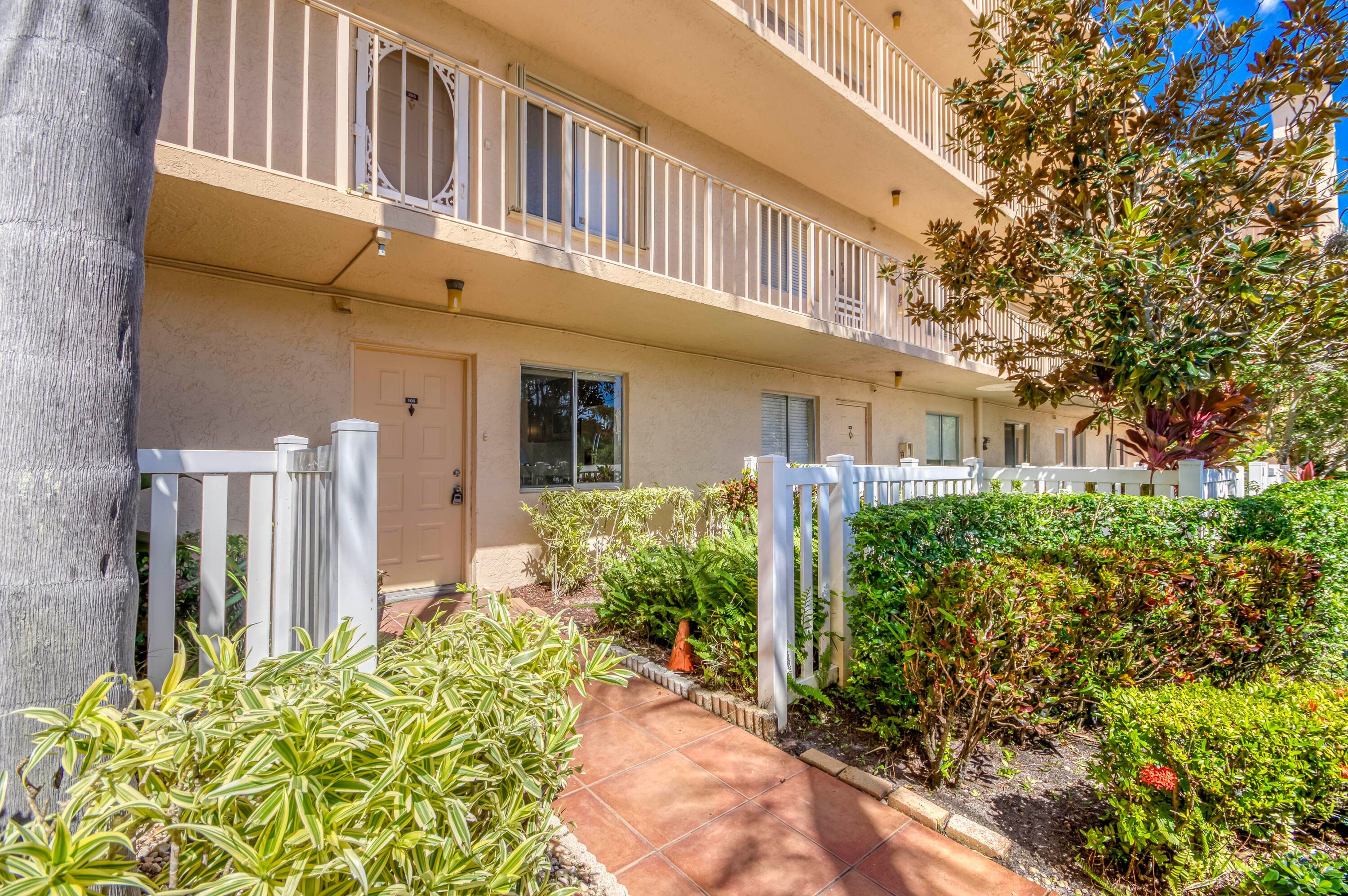 6865 Huntington Lane 105, Delray Beach, FL 33446 — photo 3 of 39