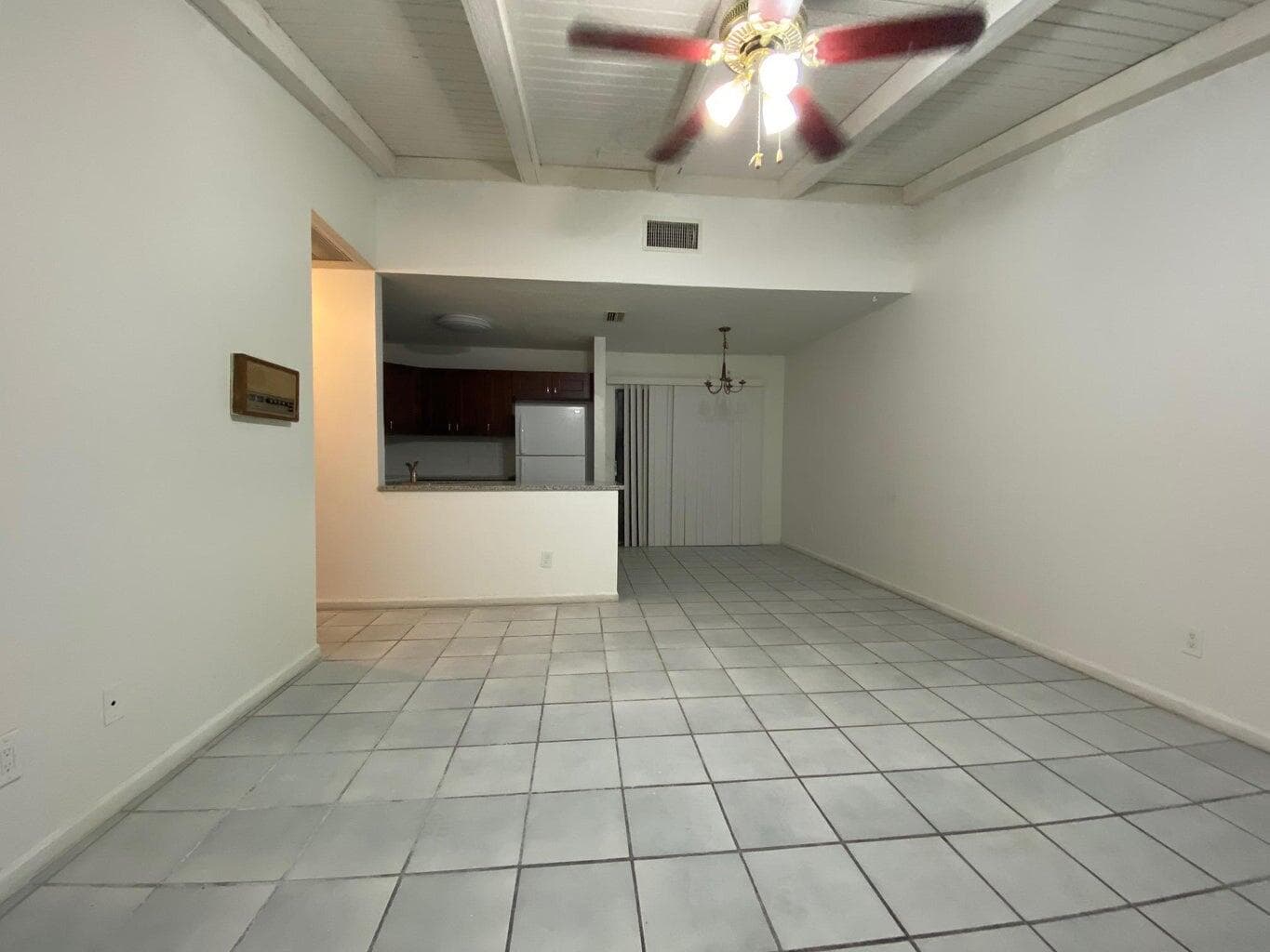 399 Glenwood Drive, West Palm Beach, FL 33415 — photo 4 of 9