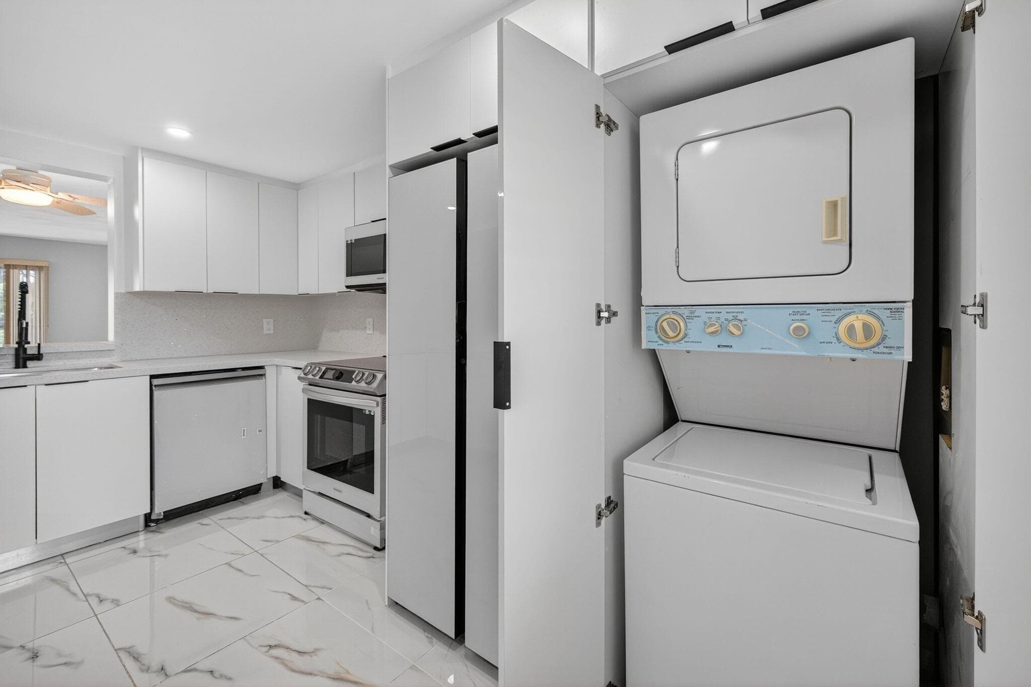 14375 Strathmore Lane 303, Delray Beach, FL 33446 — photo 9 of 111