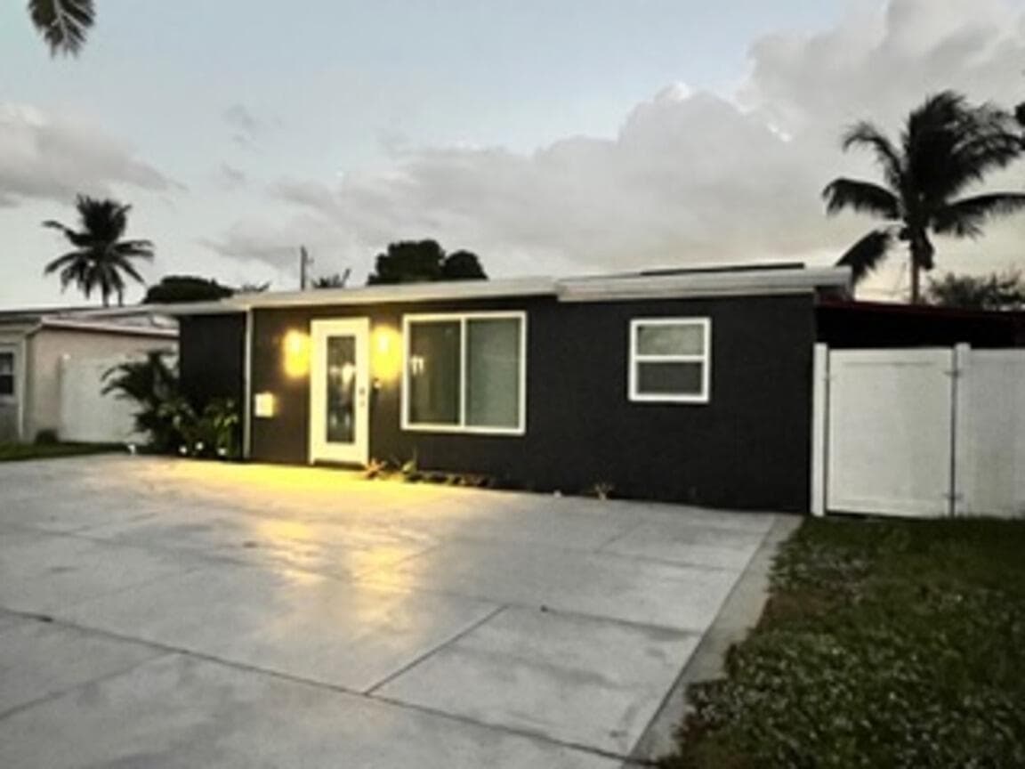 200 NE 56th Street 200, Oakland Park, FL 33334 — photo 31 of 34
