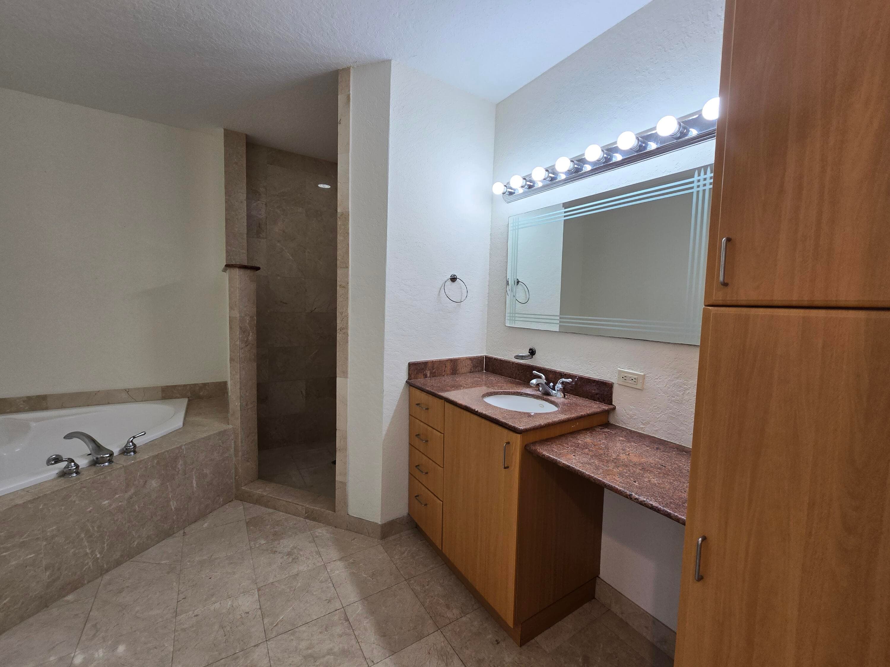 1640 Presidential Way 403, West Palm Beach, FL 33401 — photo 34 of 69
