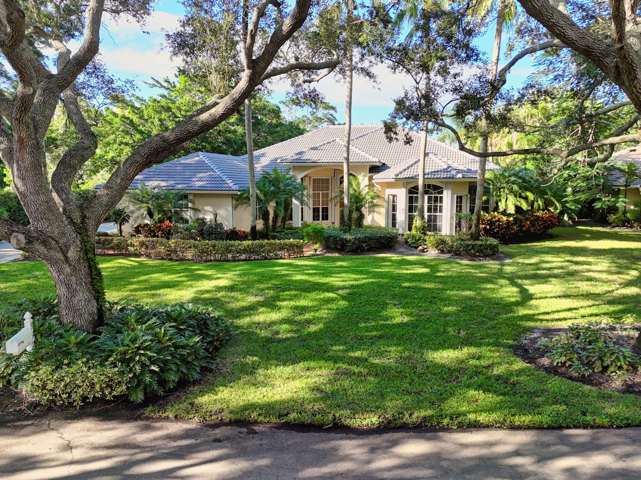 9923 SE Oak Tree Terrace, Tequesta, FL 33469 — photo 2 of 85