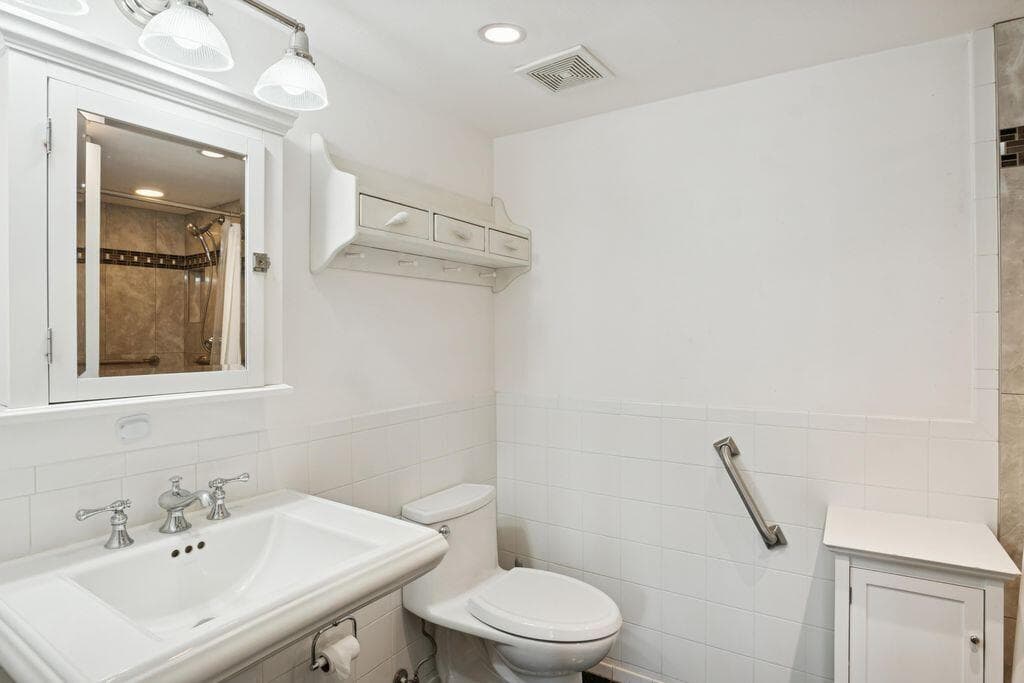1 Harbourside Drive 1103, Delray Beach, FL 33483 — photo 37 of 40